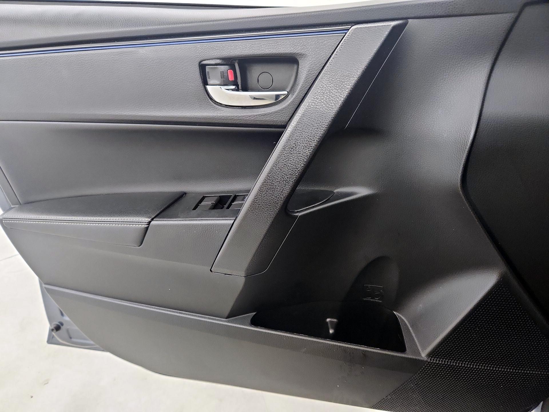 Thumbnail: 2017 Toyota Corolla - 12