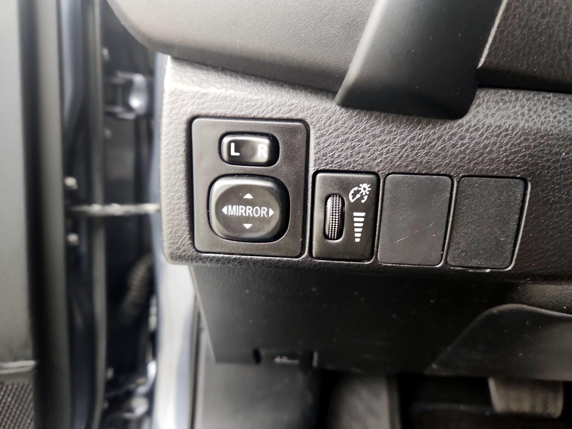 Thumbnail: 2017 Toyota Corolla - 13