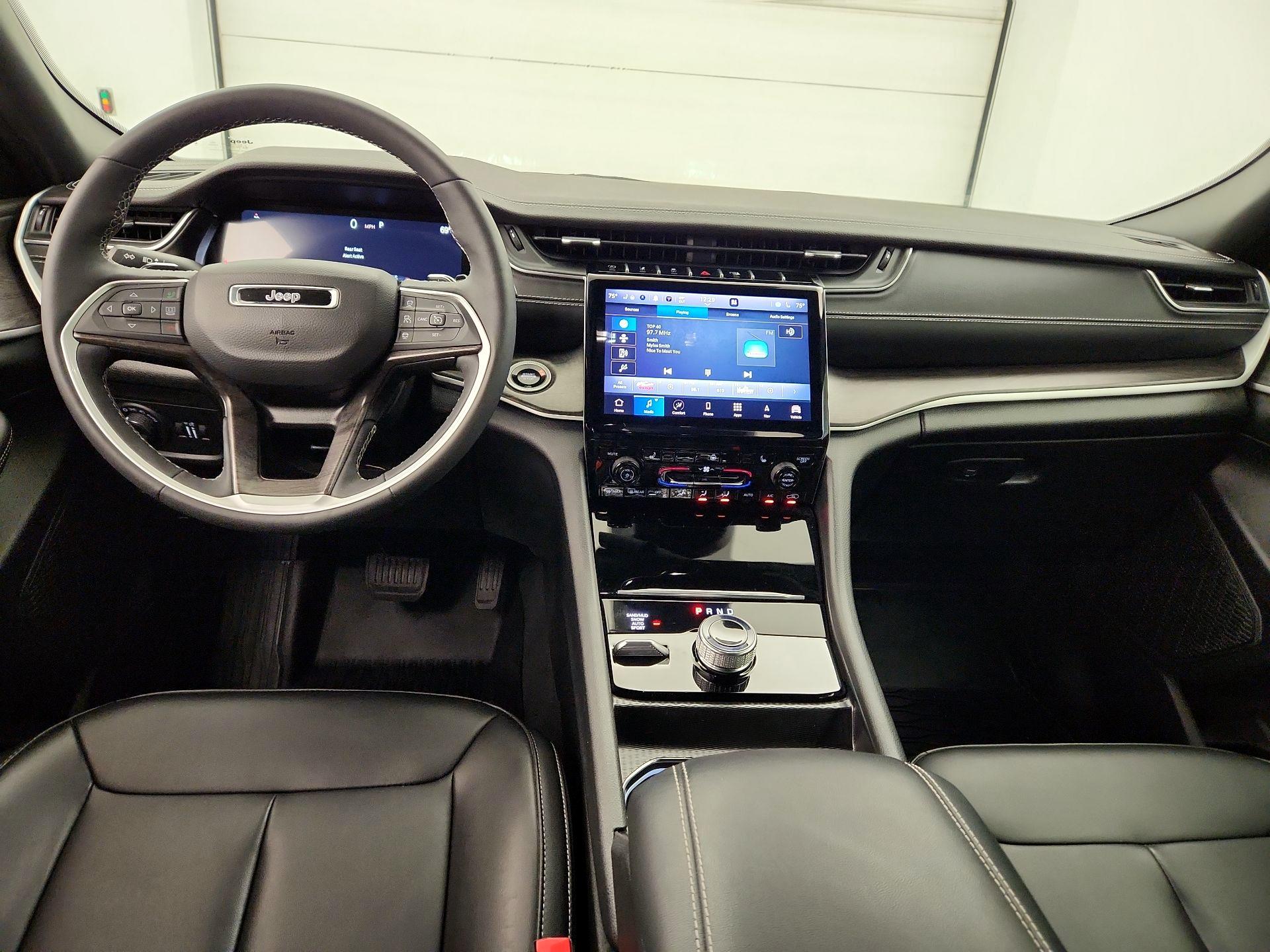 Thumbnail: 2024 Jeep Grand Cherokee - 9