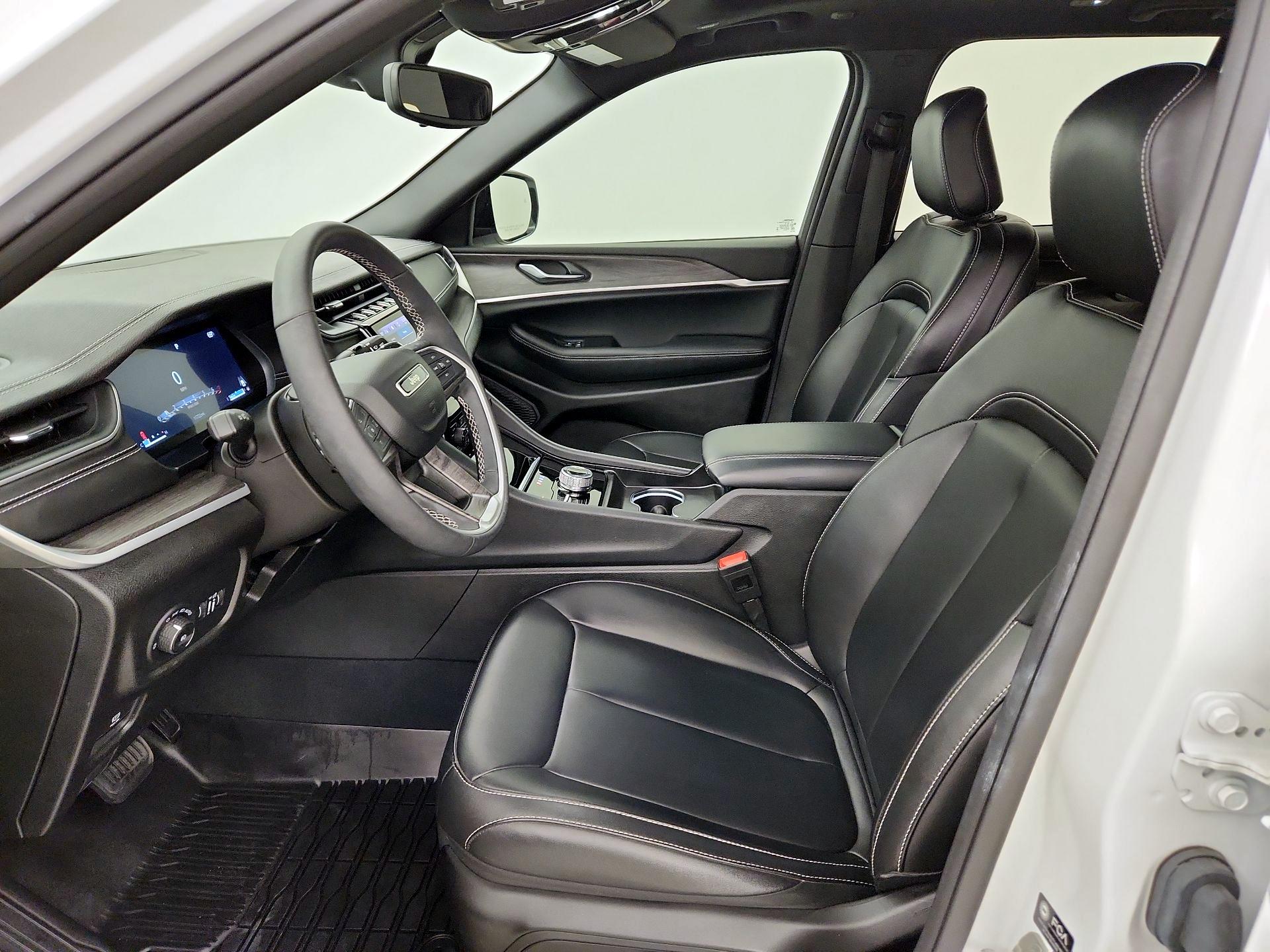 Thumbnail: 2024 Jeep Grand Cherokee - 11