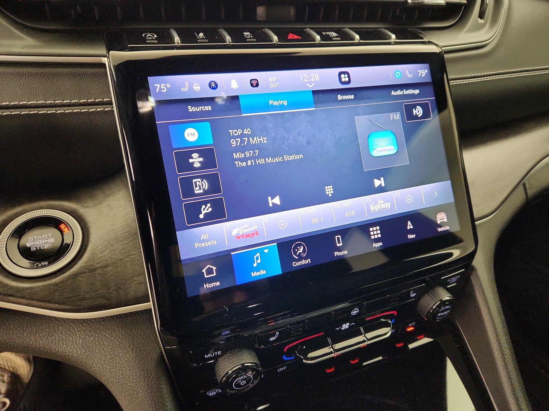 Thumbnail: 2024 Jeep Grand Cherokee - 15