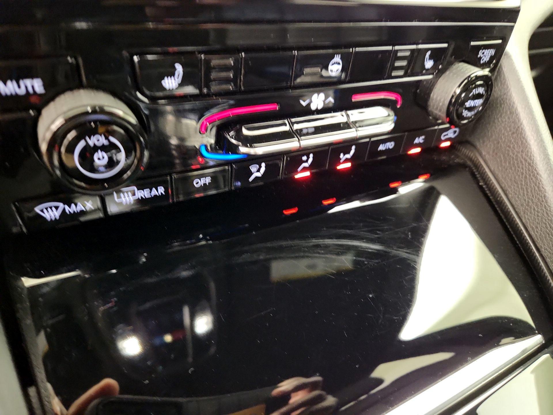 Thumbnail: 2024 Jeep Grand Cherokee - 16