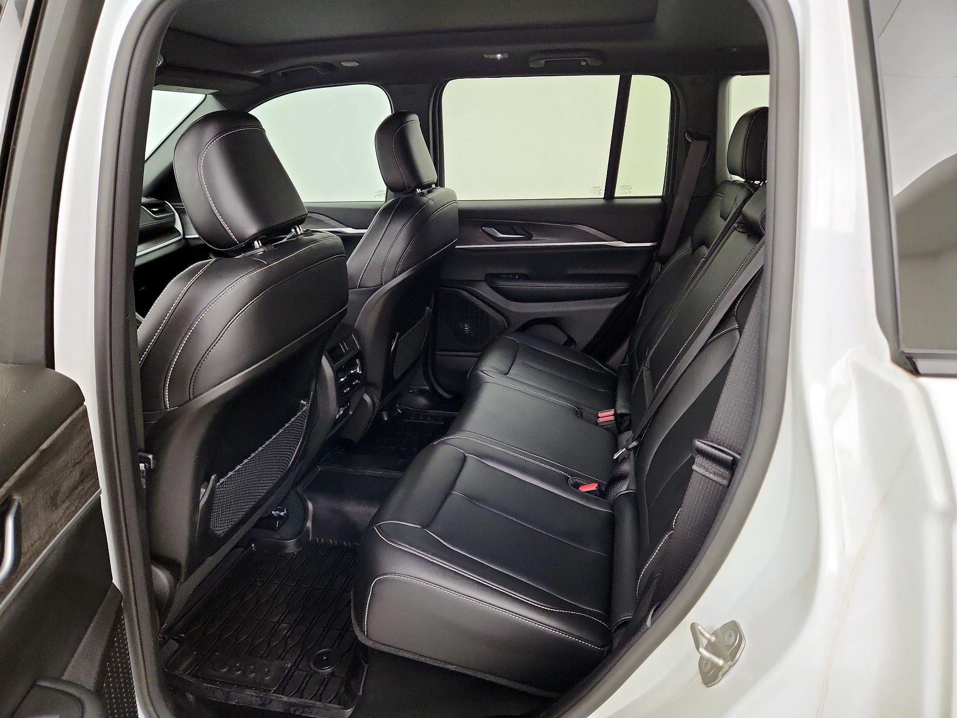 Thumbnail: 2024 Jeep Grand Cherokee - 18