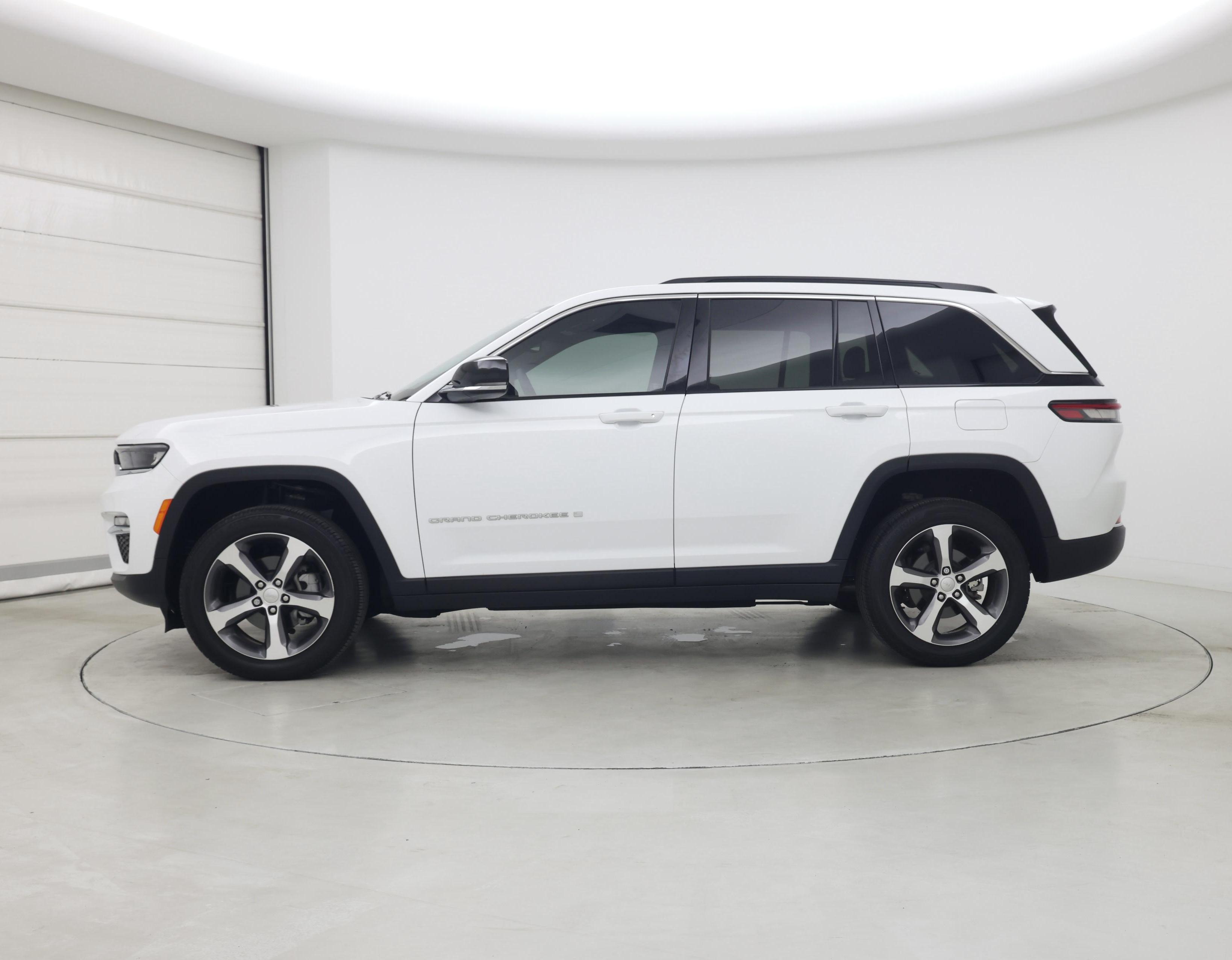 Thumbnail: 2024 Jeep Grand Cherokee - 3