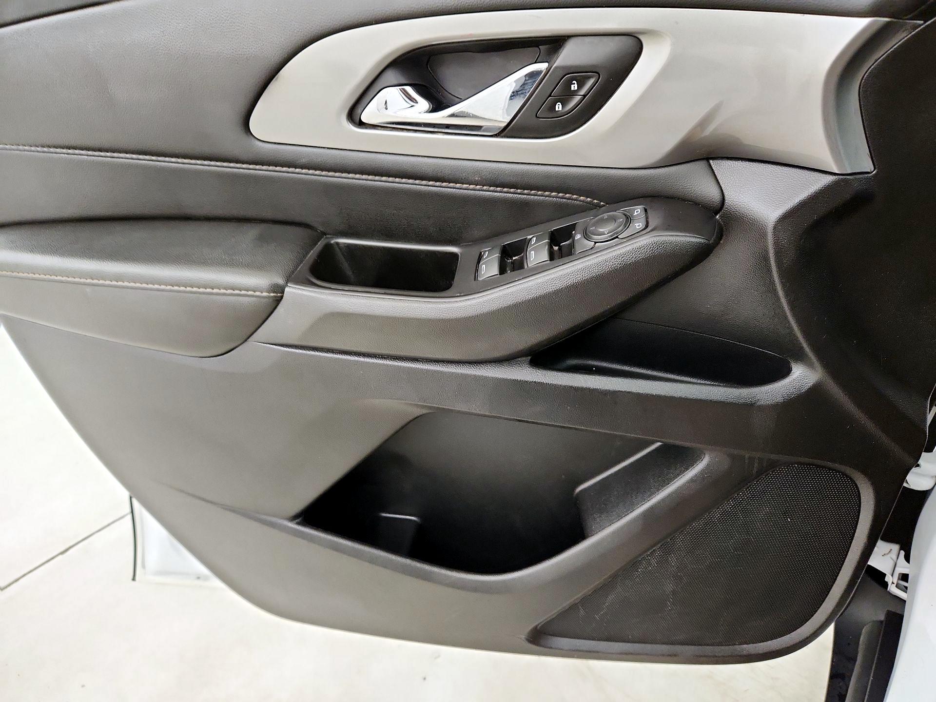 Thumbnail: 2019 Chevrolet Traverse - 12