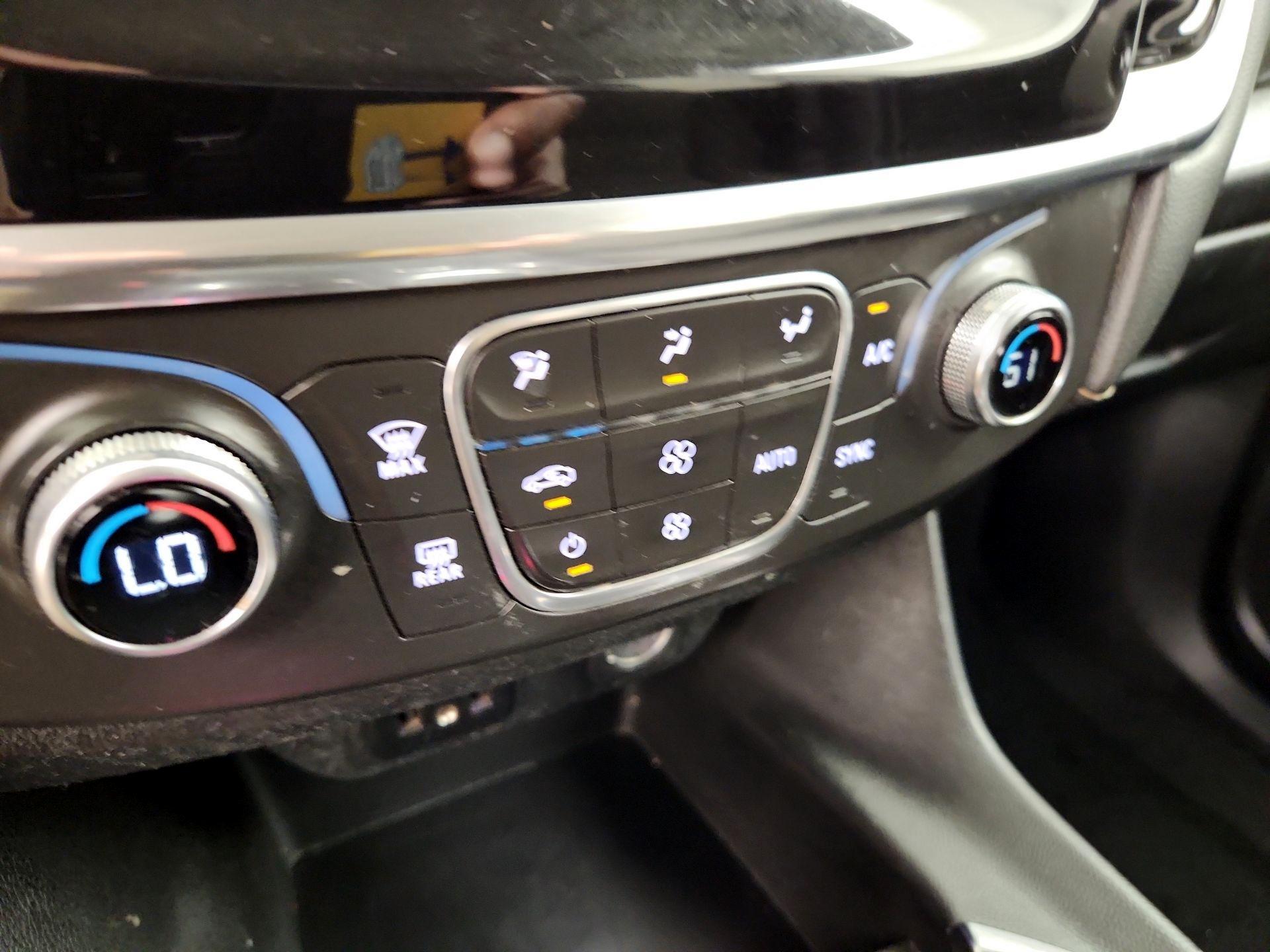 Thumbnail: 2019 Chevrolet Traverse - 16