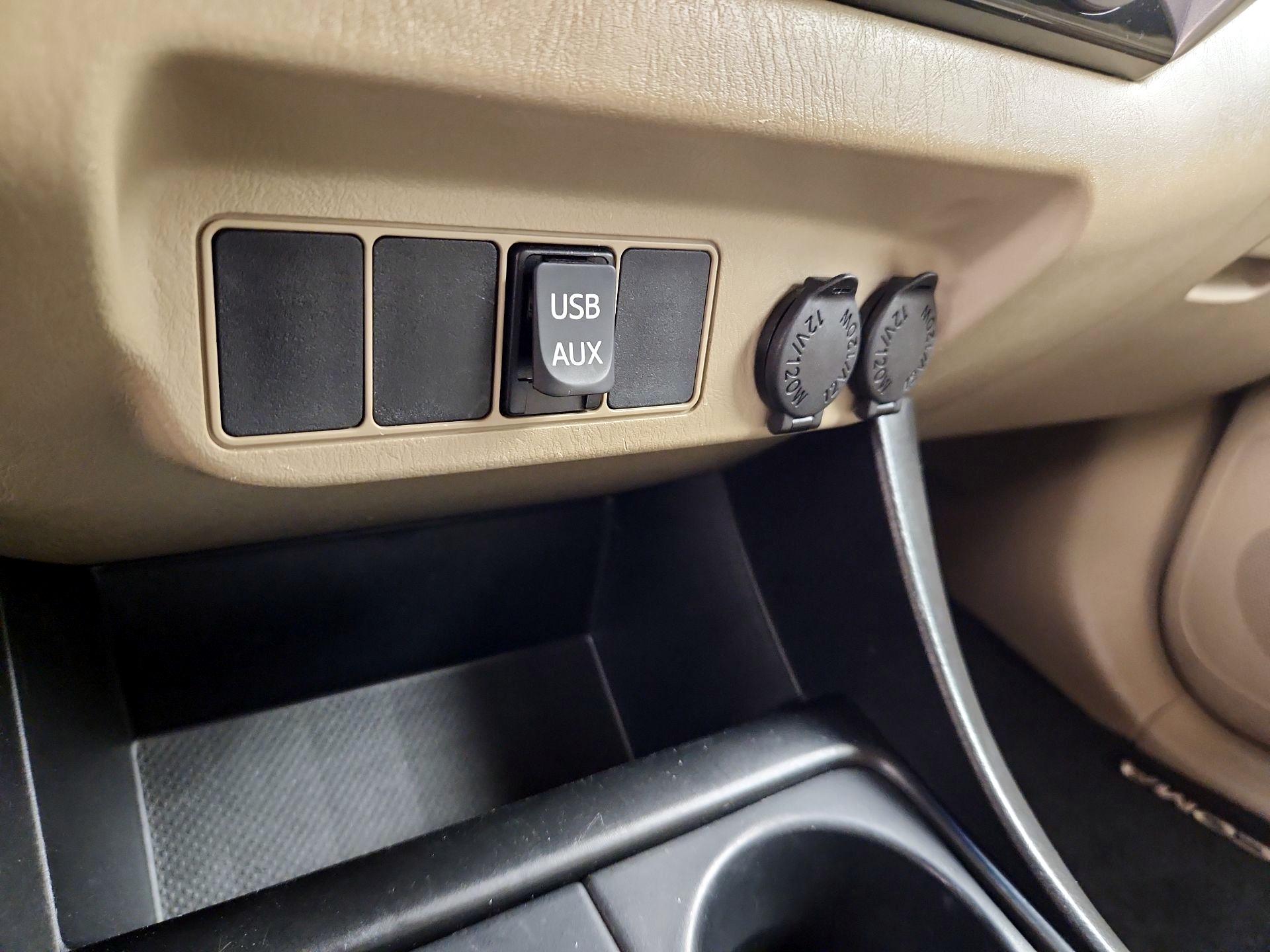 Thumbnail: 2015 Toyota Tacoma - 18