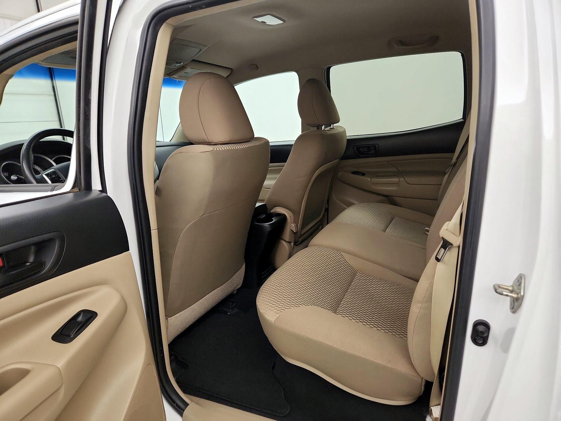 Thumbnail: 2015 Toyota Tacoma - 19