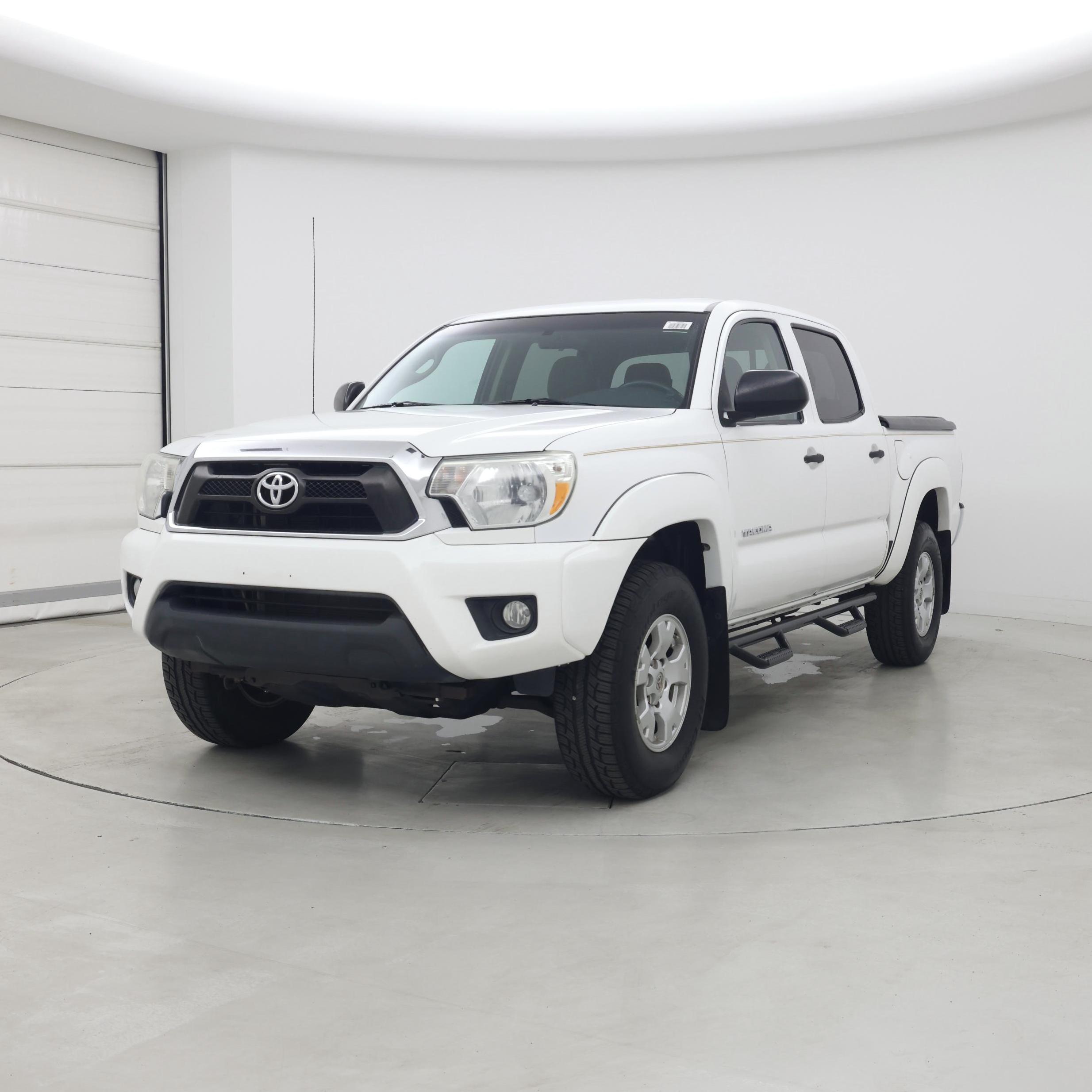 Thumbnail: 2015 Toyota Tacoma - 4