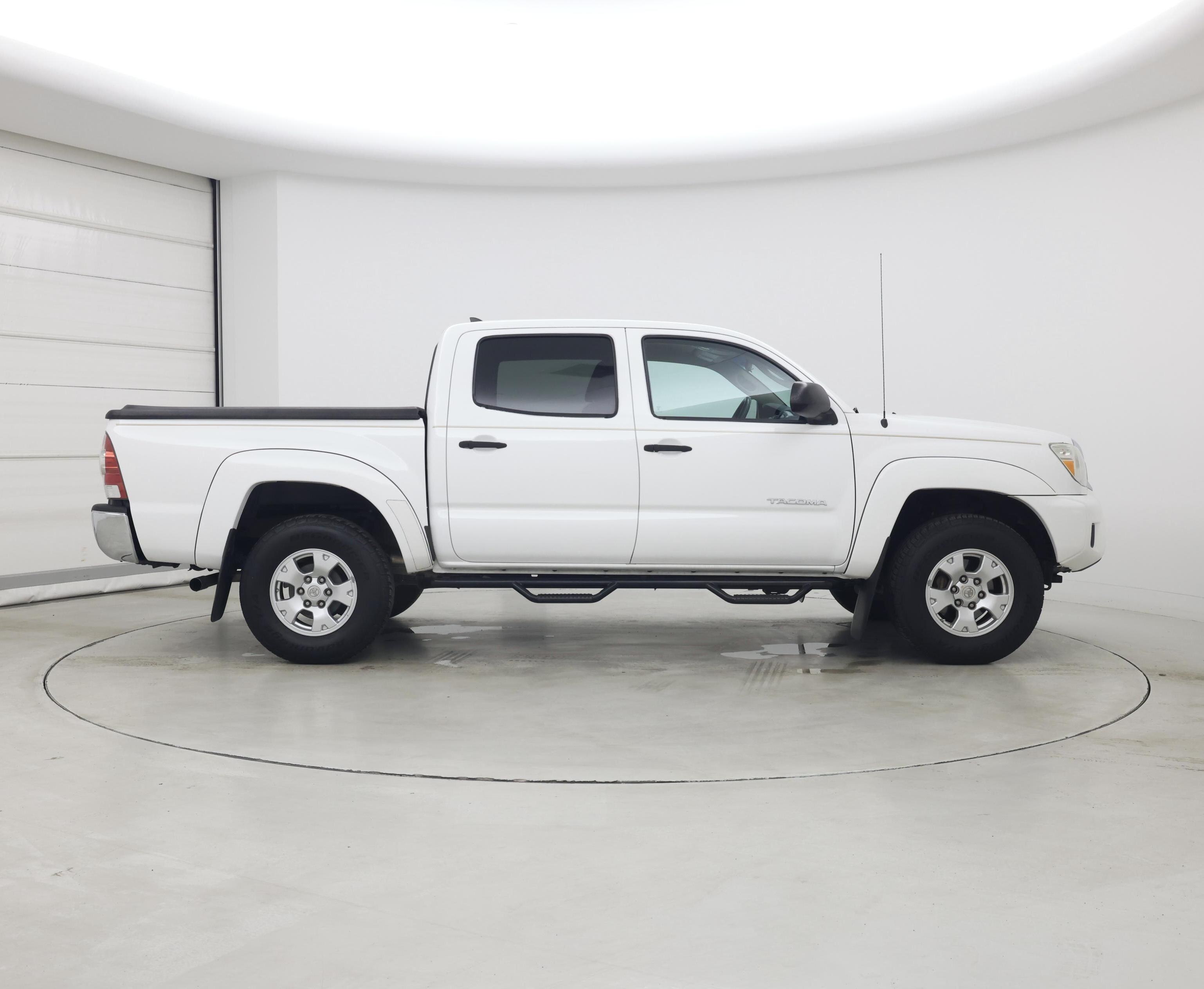 Thumbnail: 2015 Toyota Tacoma - 7