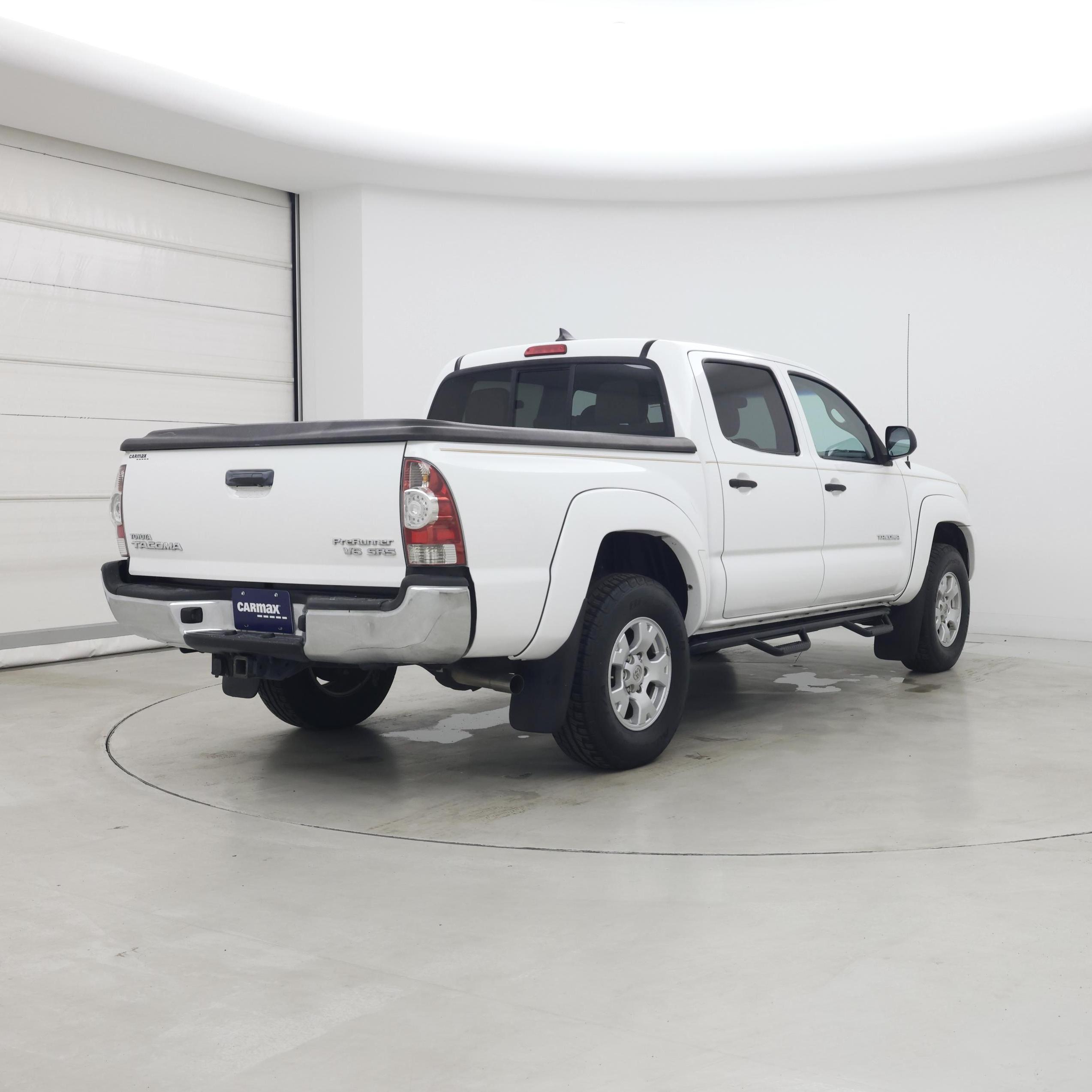 Thumbnail: 2015 Toyota Tacoma - 8