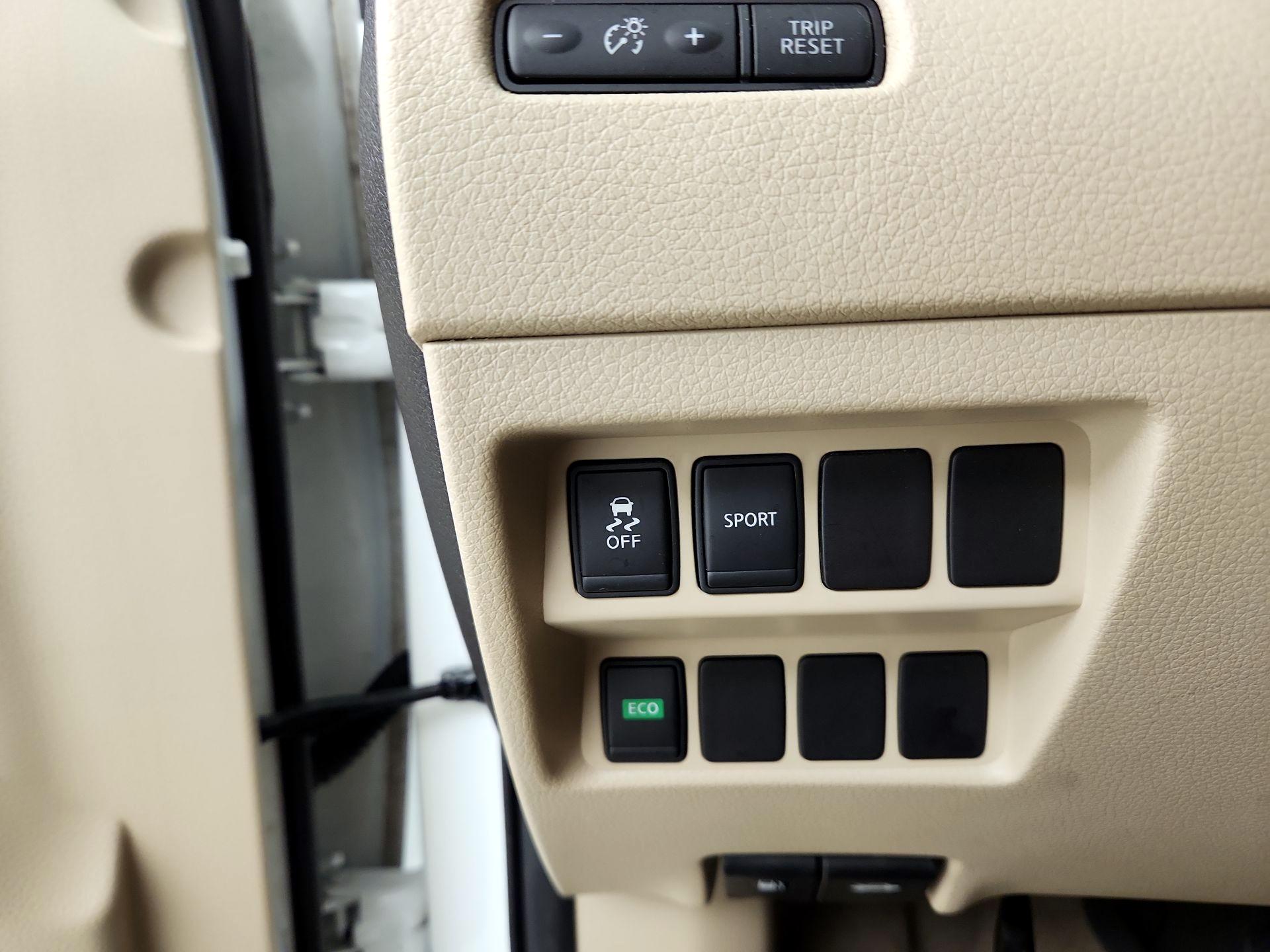 Thumbnail: 2015 Nissan Rogue - 13