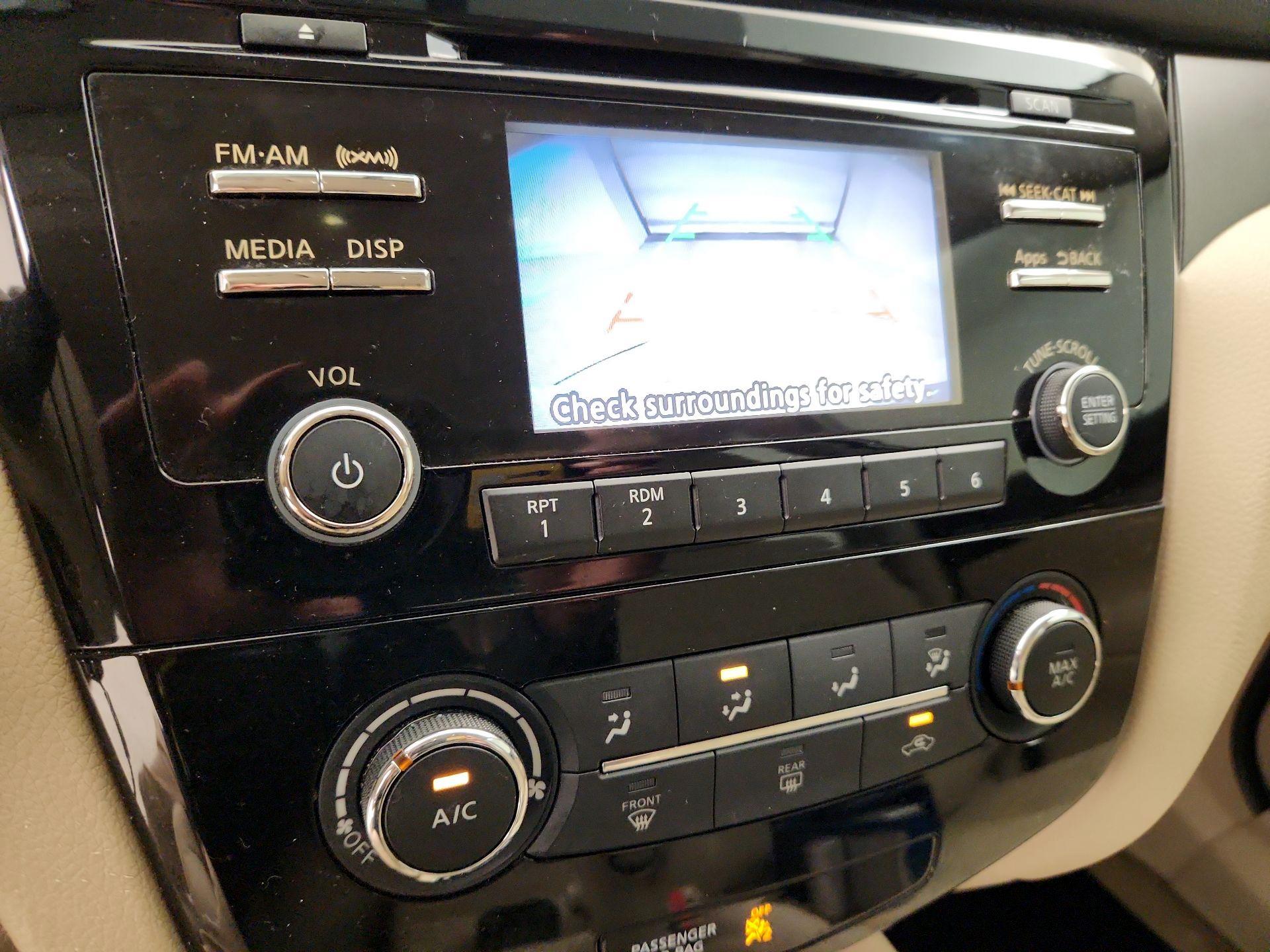 Thumbnail: 2015 Nissan Rogue - 14