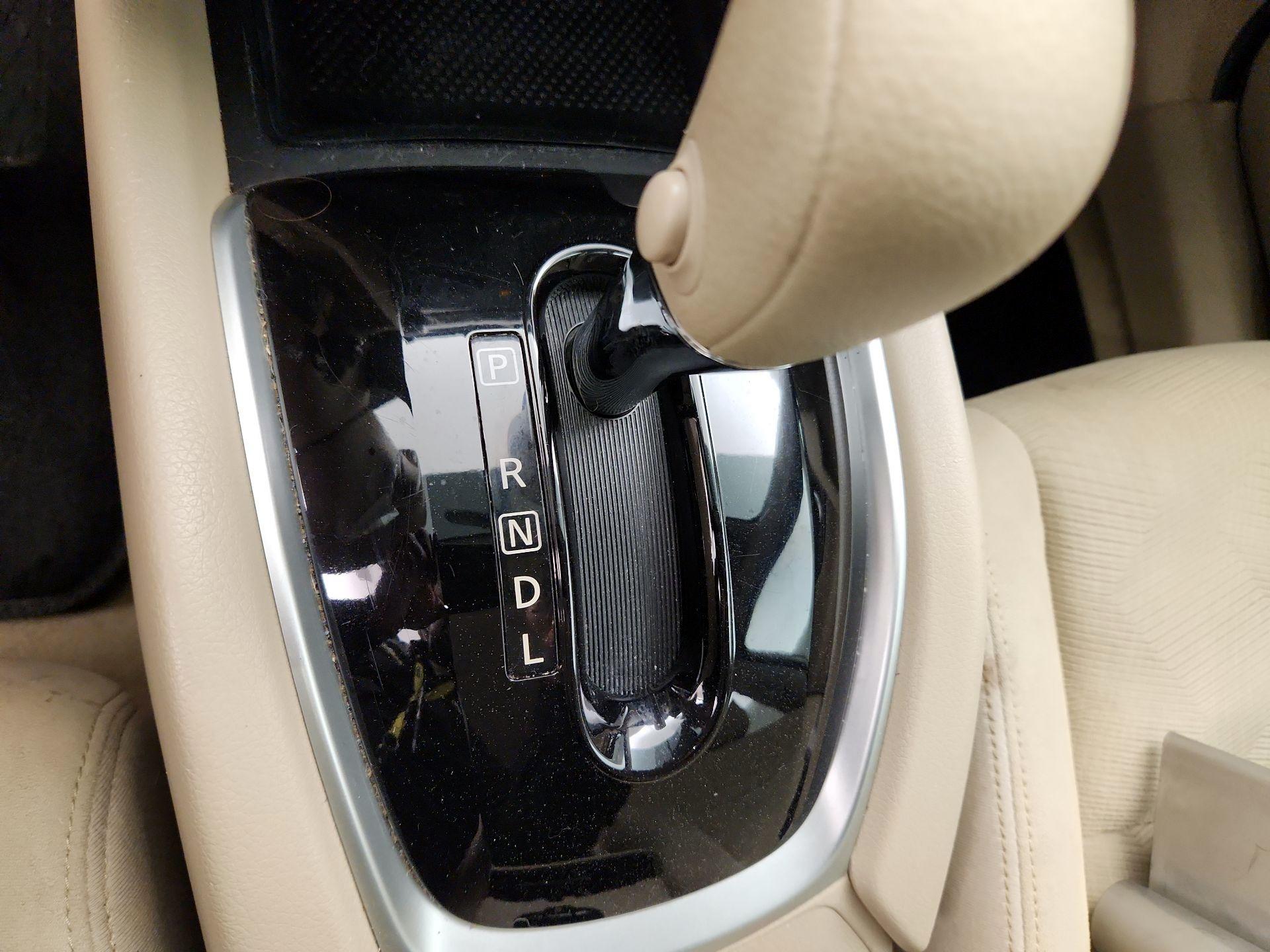 Thumbnail: 2015 Nissan Rogue - 17