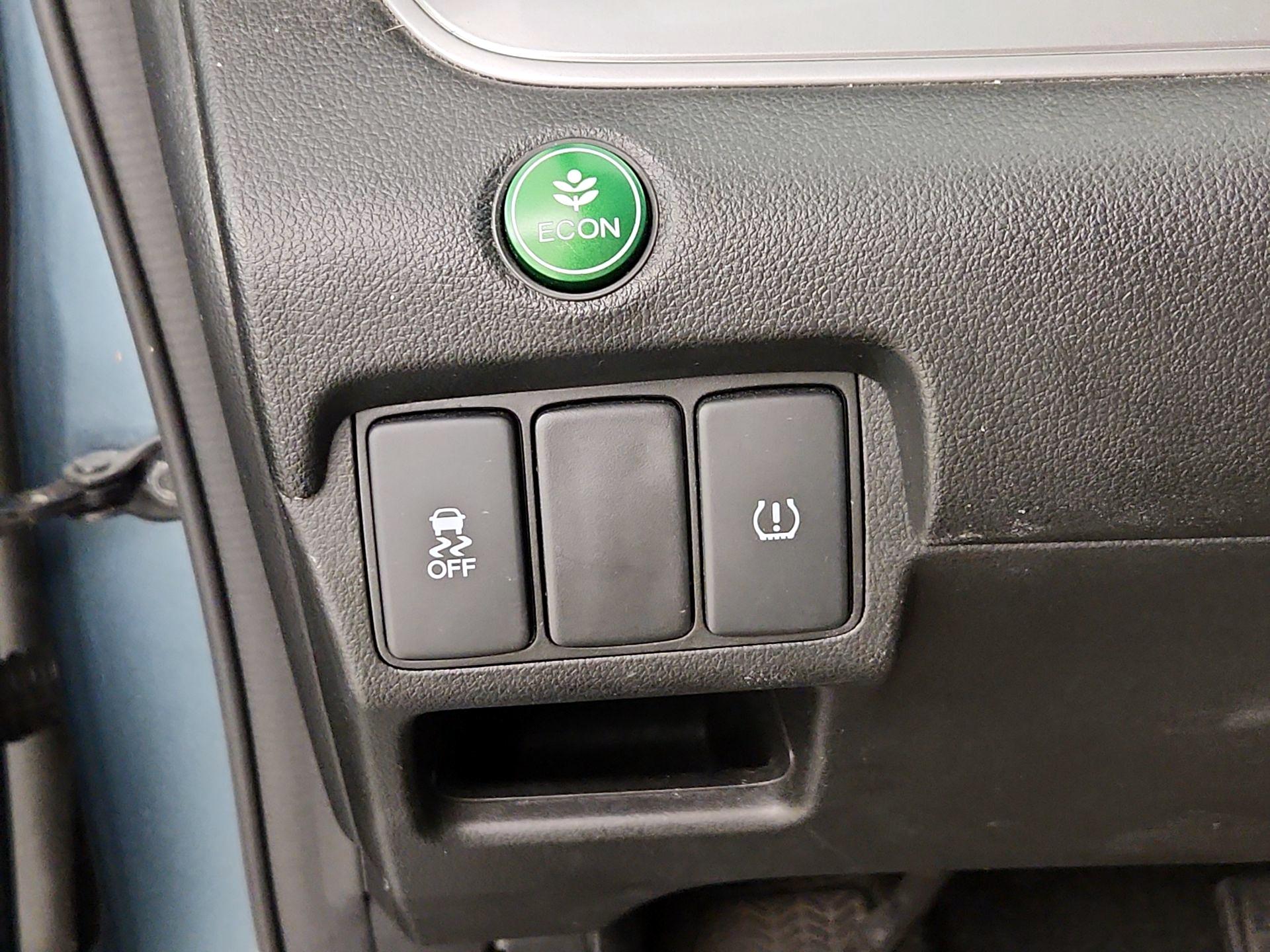 Thumbnail: 2015 Honda CR-V - 13