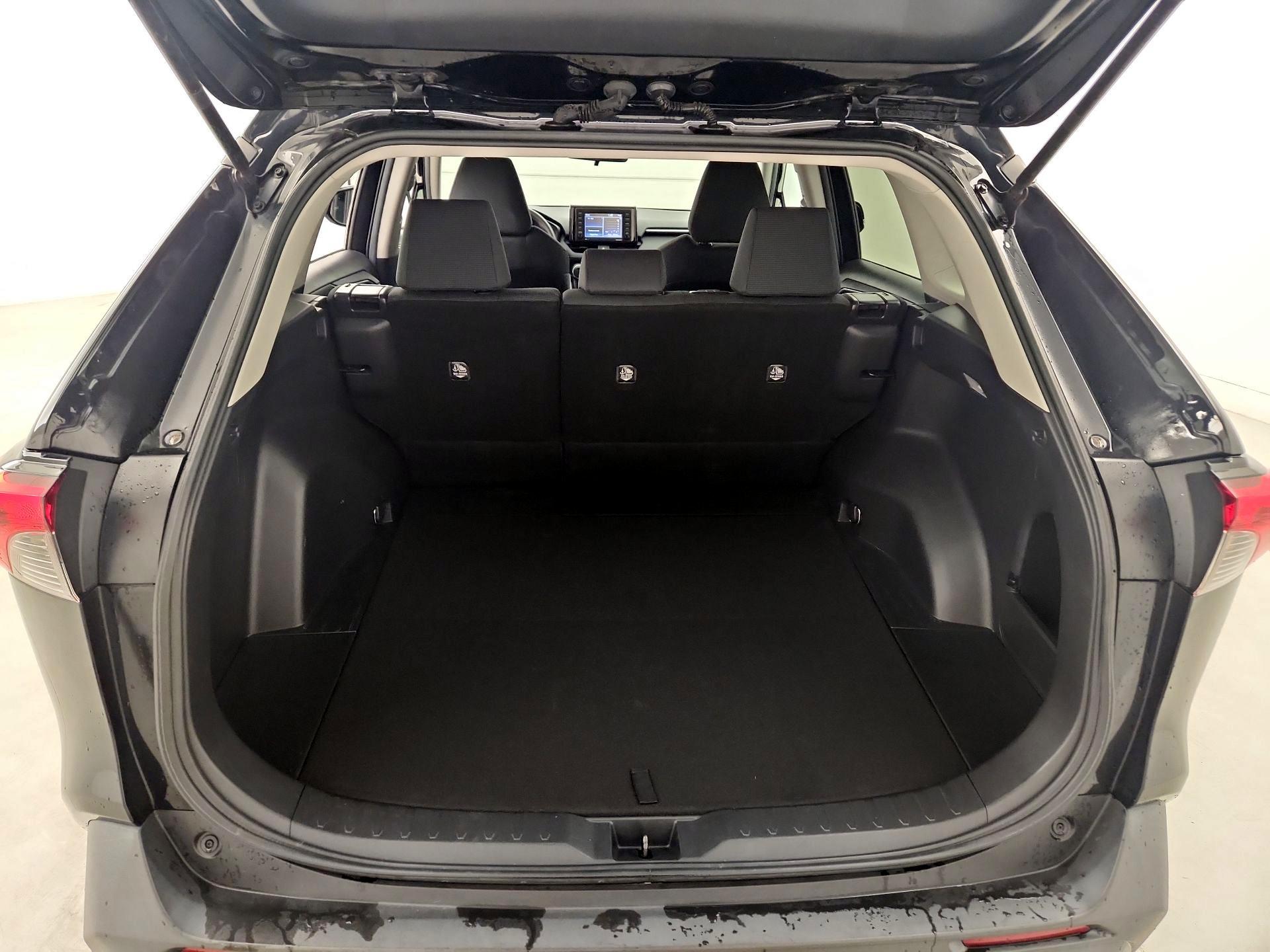 Thumbnail: 2021 Toyota RAV4 - 20