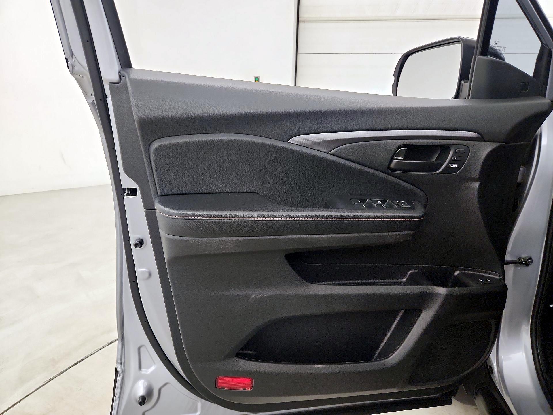 Thumbnail: 2021 Chevrolet Silverado 3500 - 12