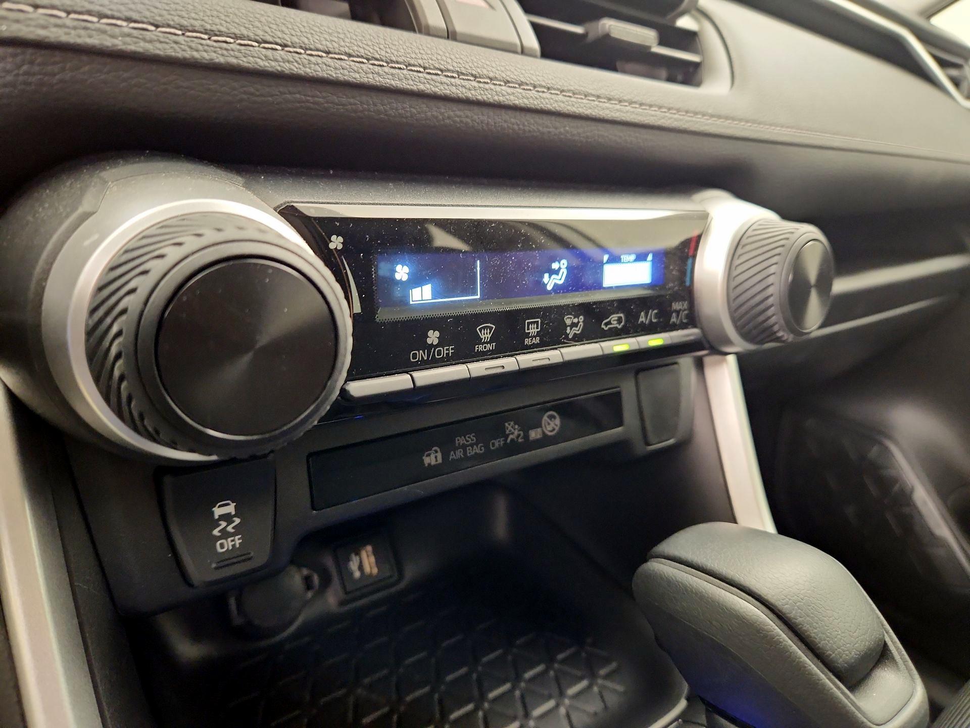 Thumbnail: 2023 Toyota RAV4 - 17