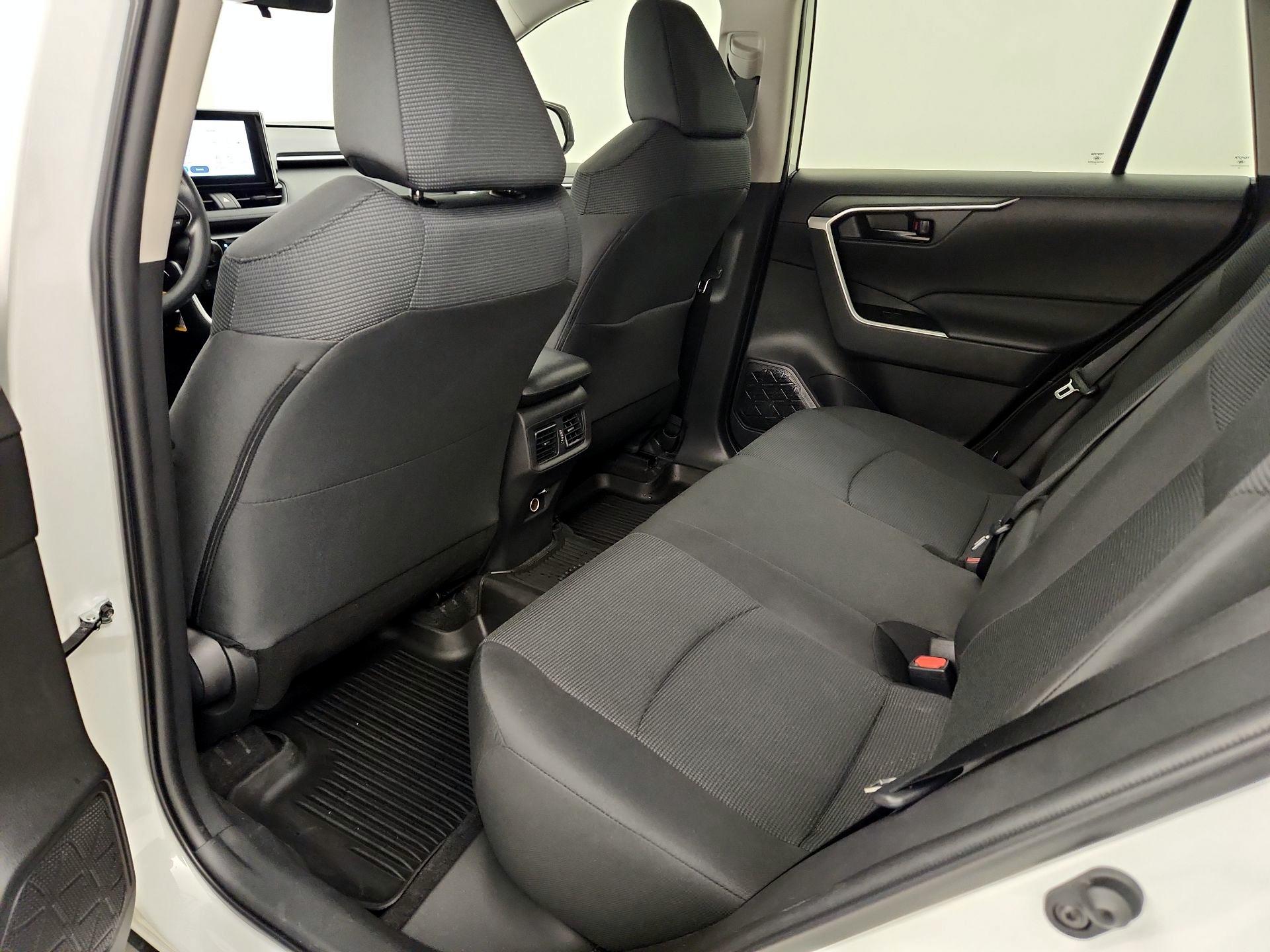 Thumbnail: 2023 Toyota RAV4 - 20