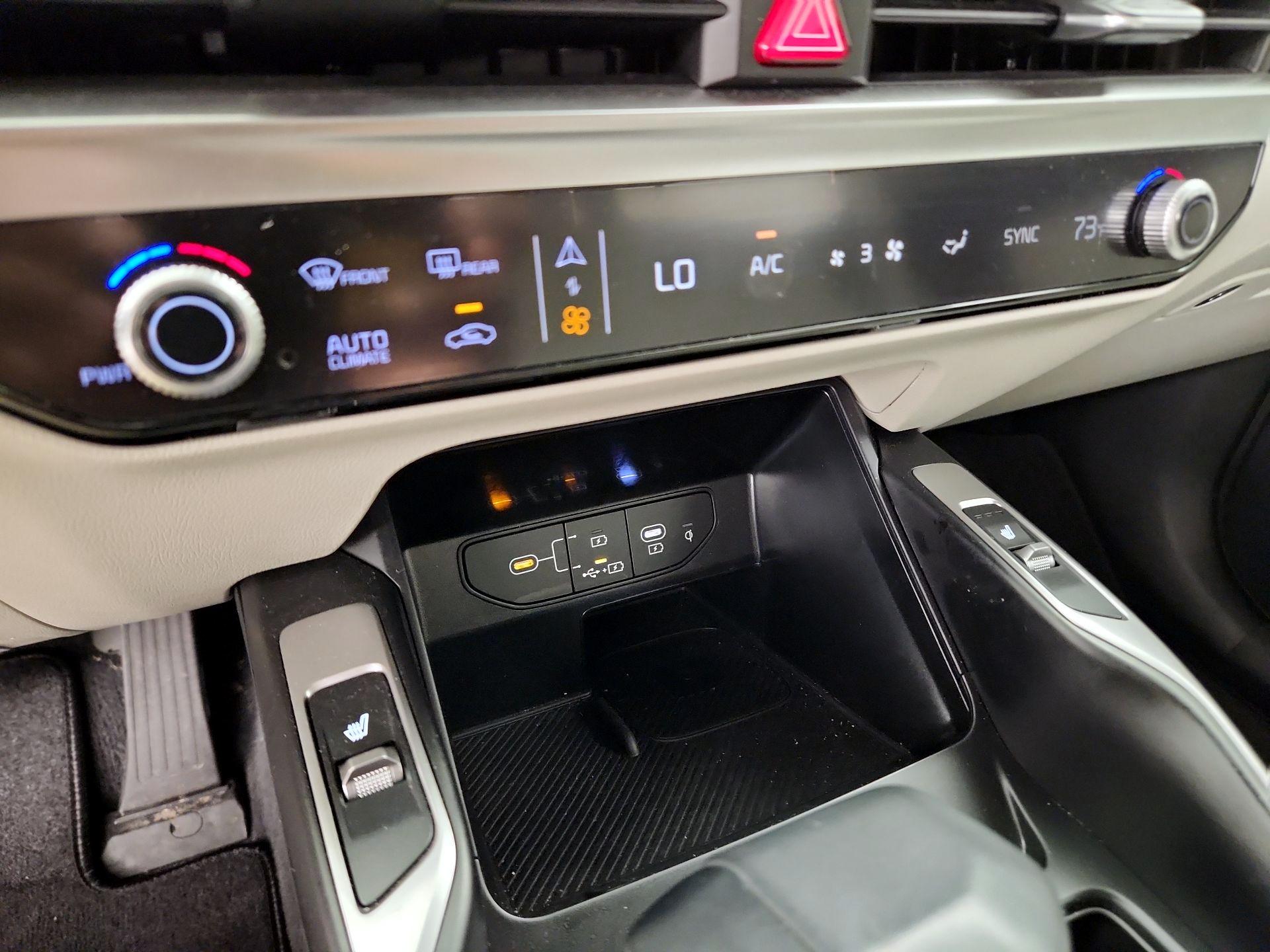 Thumbnail: 2024 Kia Sorento - 17