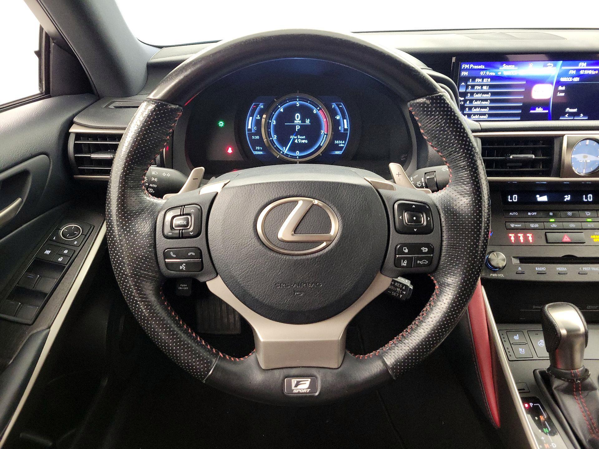 Thumbnail: 2019 Lexus IS - 10