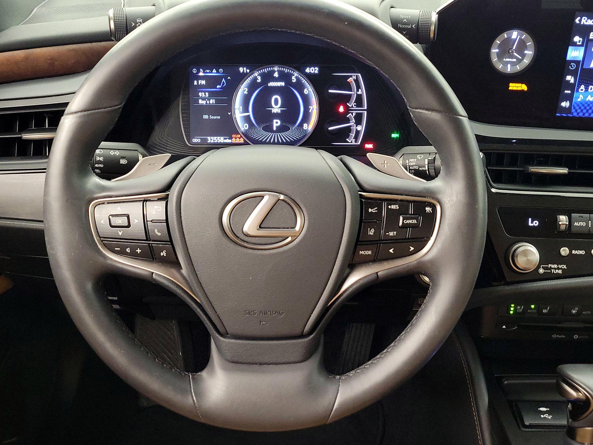 Thumbnail: 2022 Lexus ES - 10