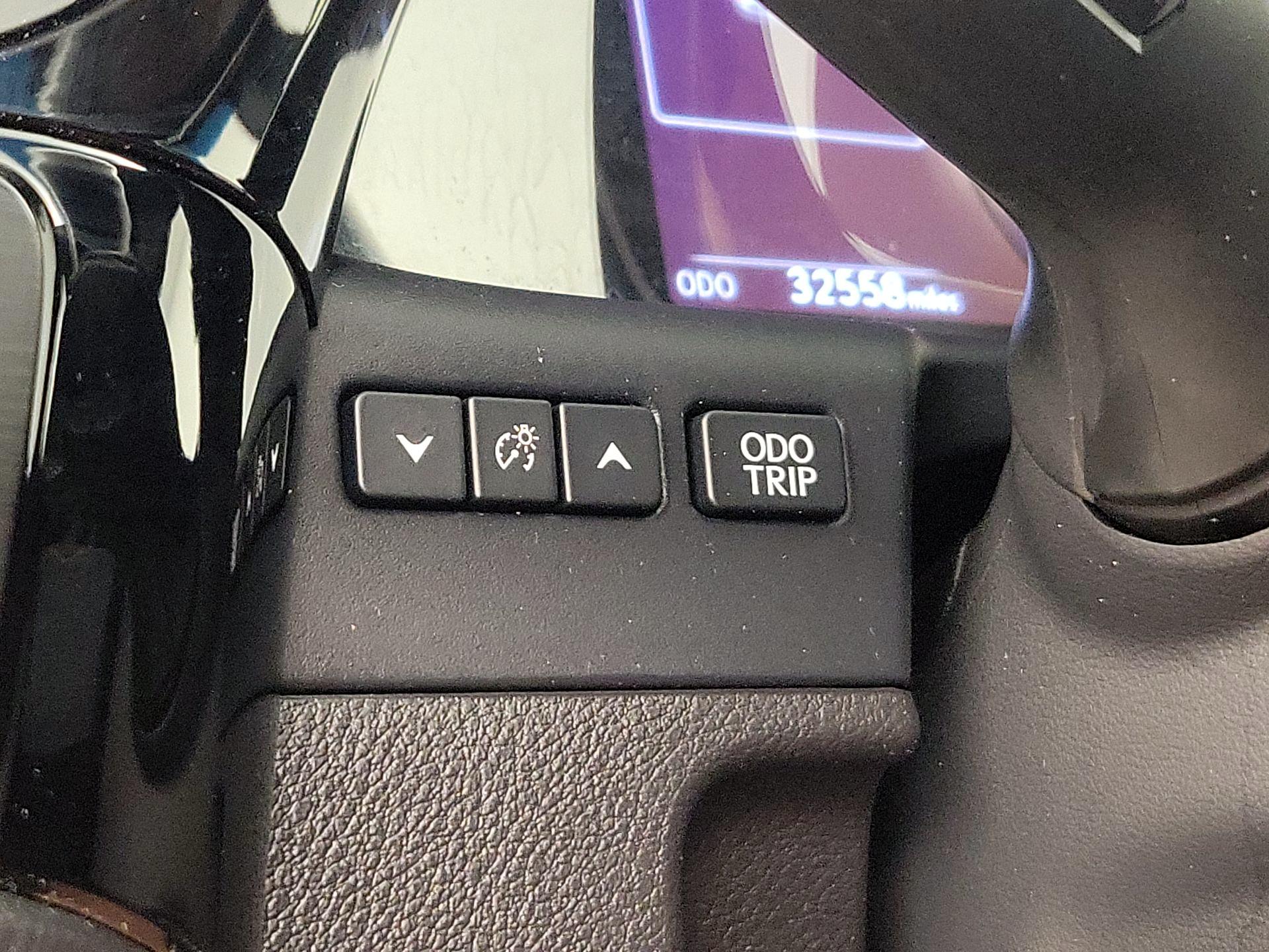 Thumbnail: 2022 Lexus ES - 13
