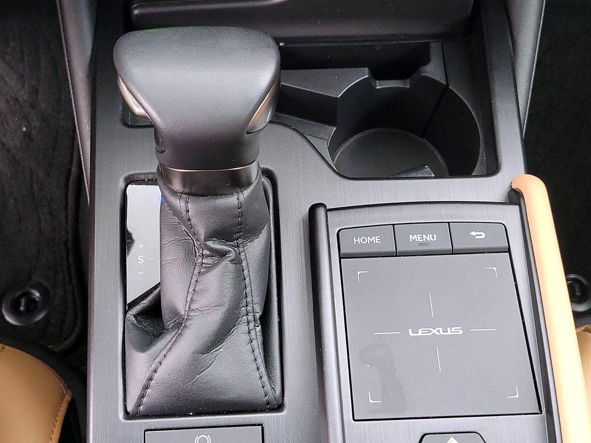 Thumbnail: 2022 Lexus ES - 17