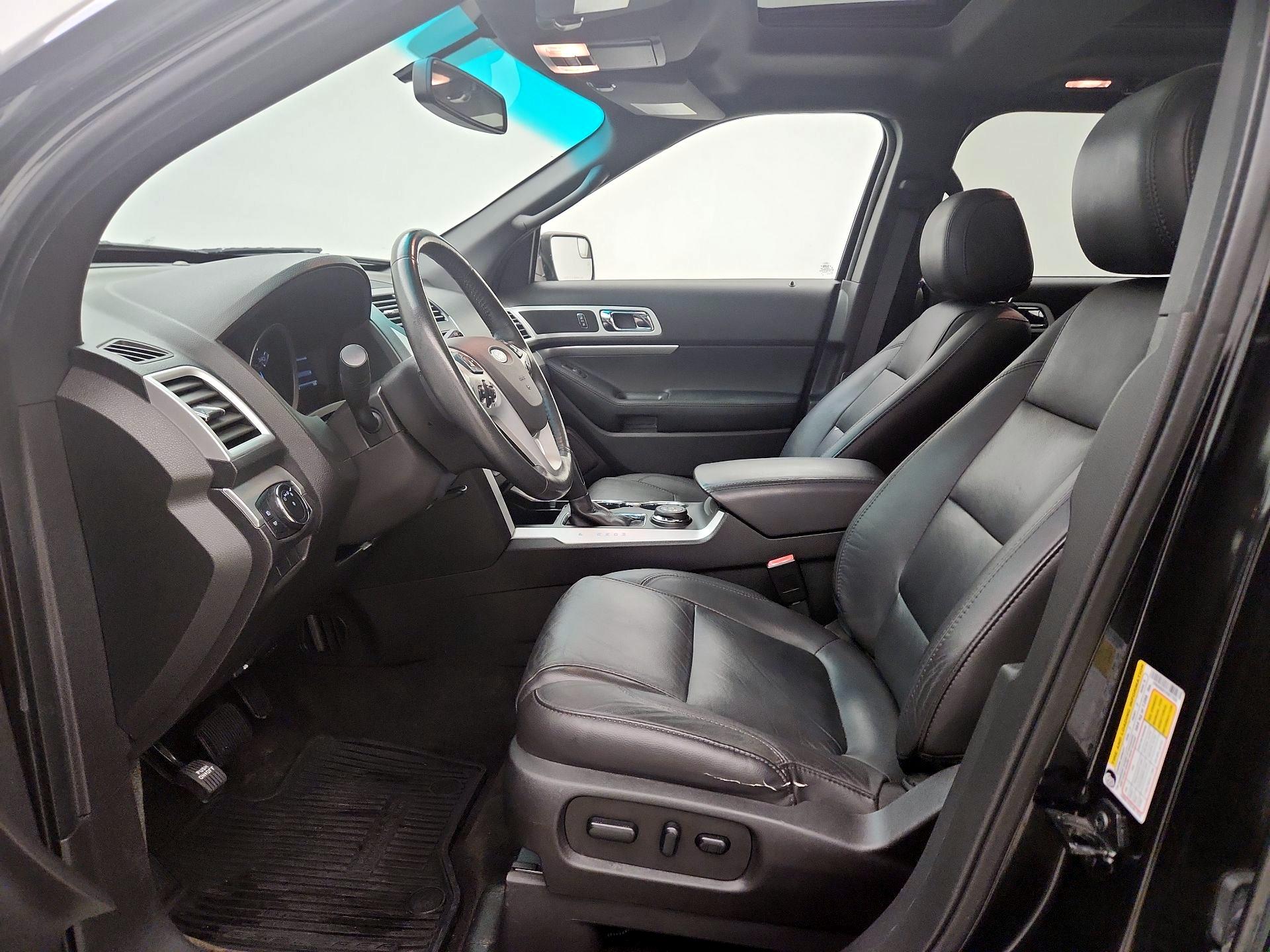 Thumbnail: 2015 Ford Explorer - 11