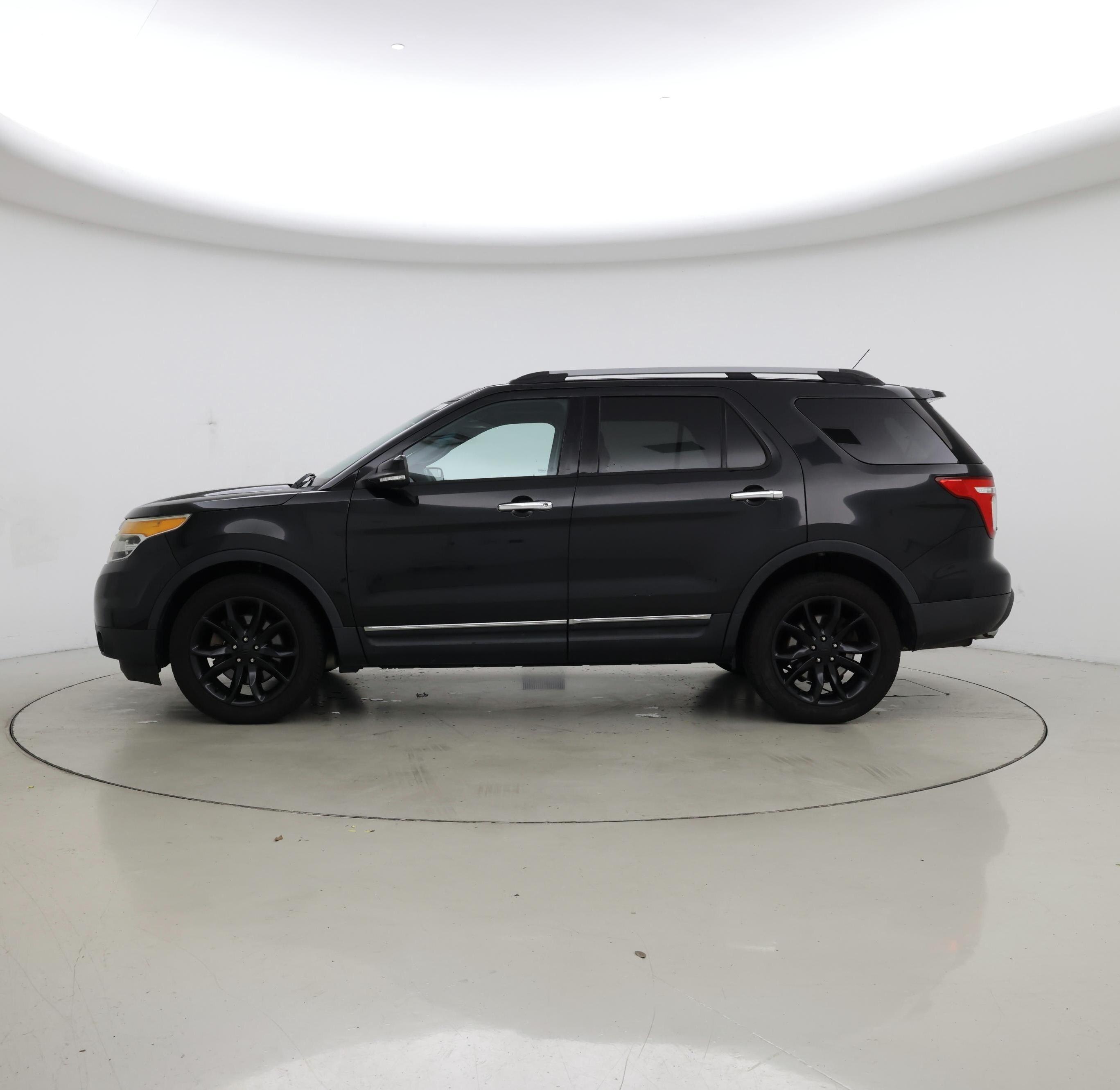 Thumbnail: 2015 Ford Explorer - 3