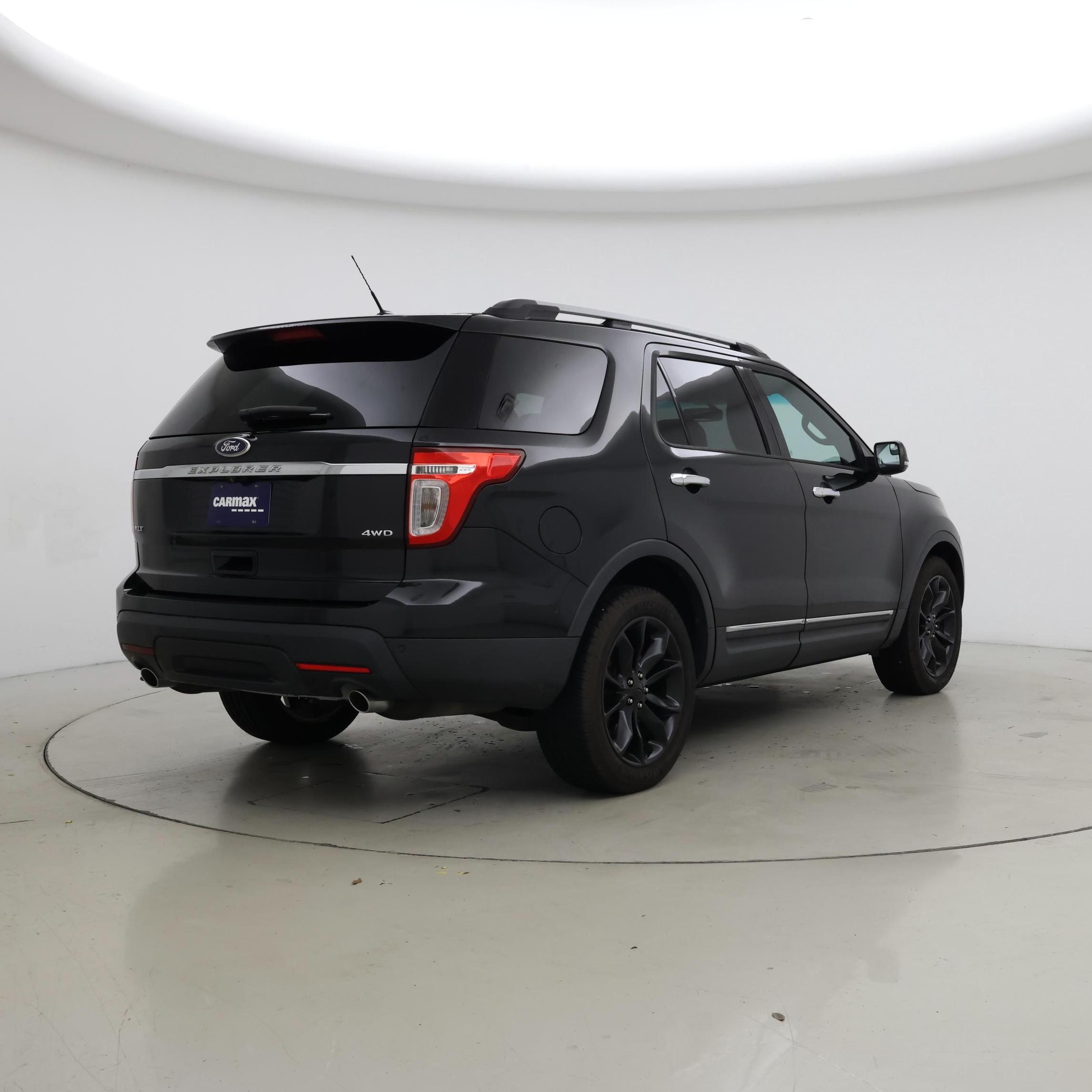 Thumbnail: 2015 Ford Explorer - 8