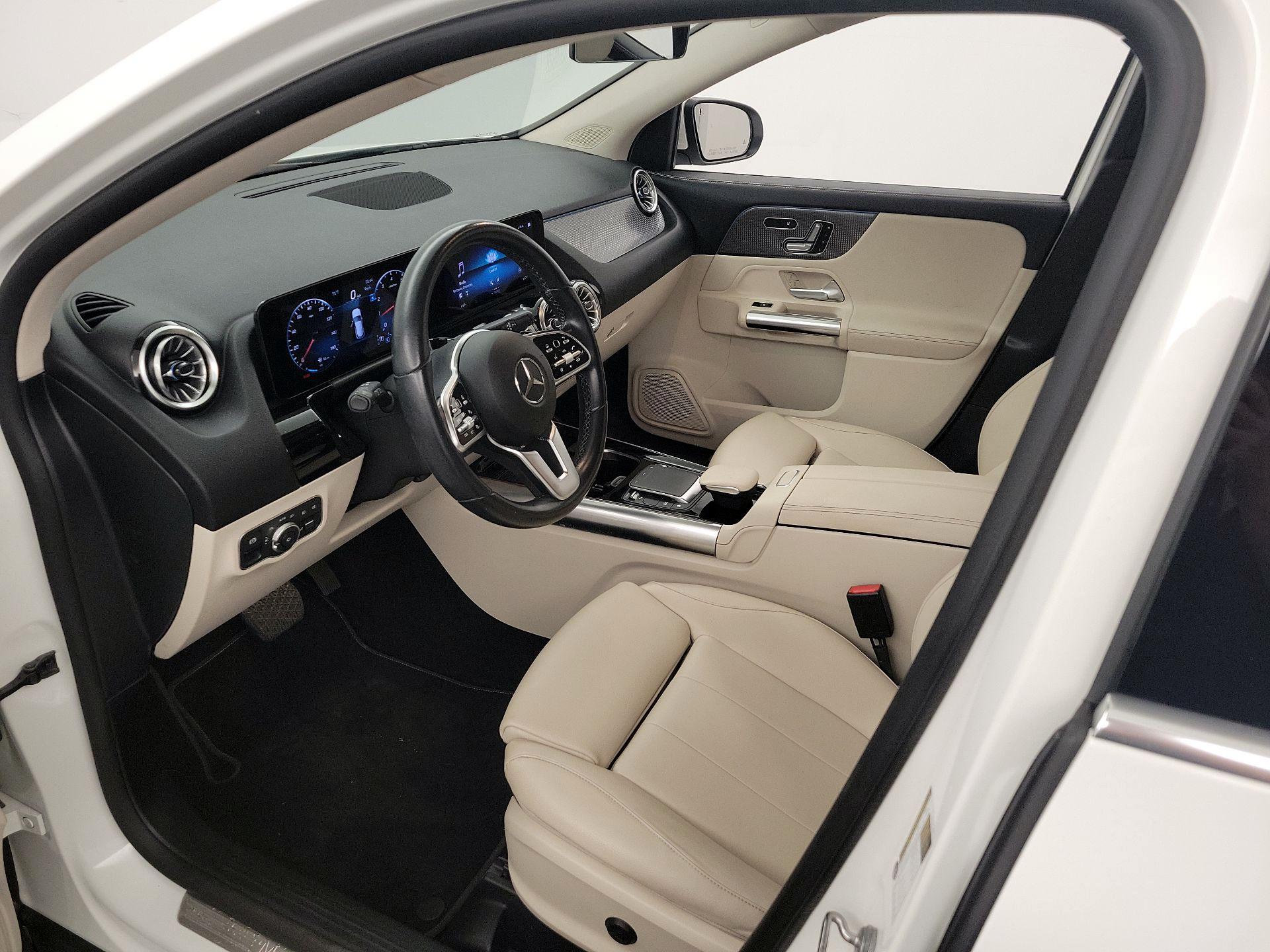Thumbnail: 2022 Mercedes-Benz GLA - 11