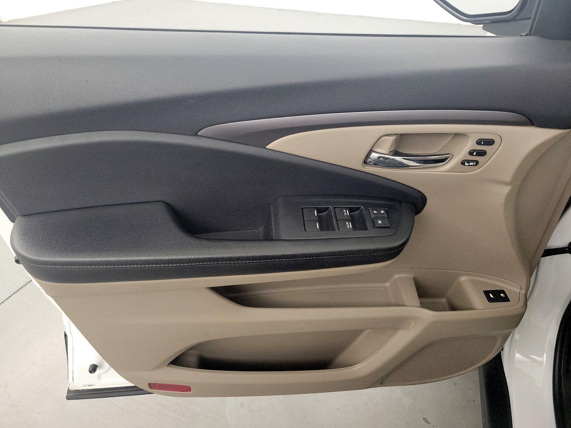 Thumbnail: 2020 Honda Pilot - 12