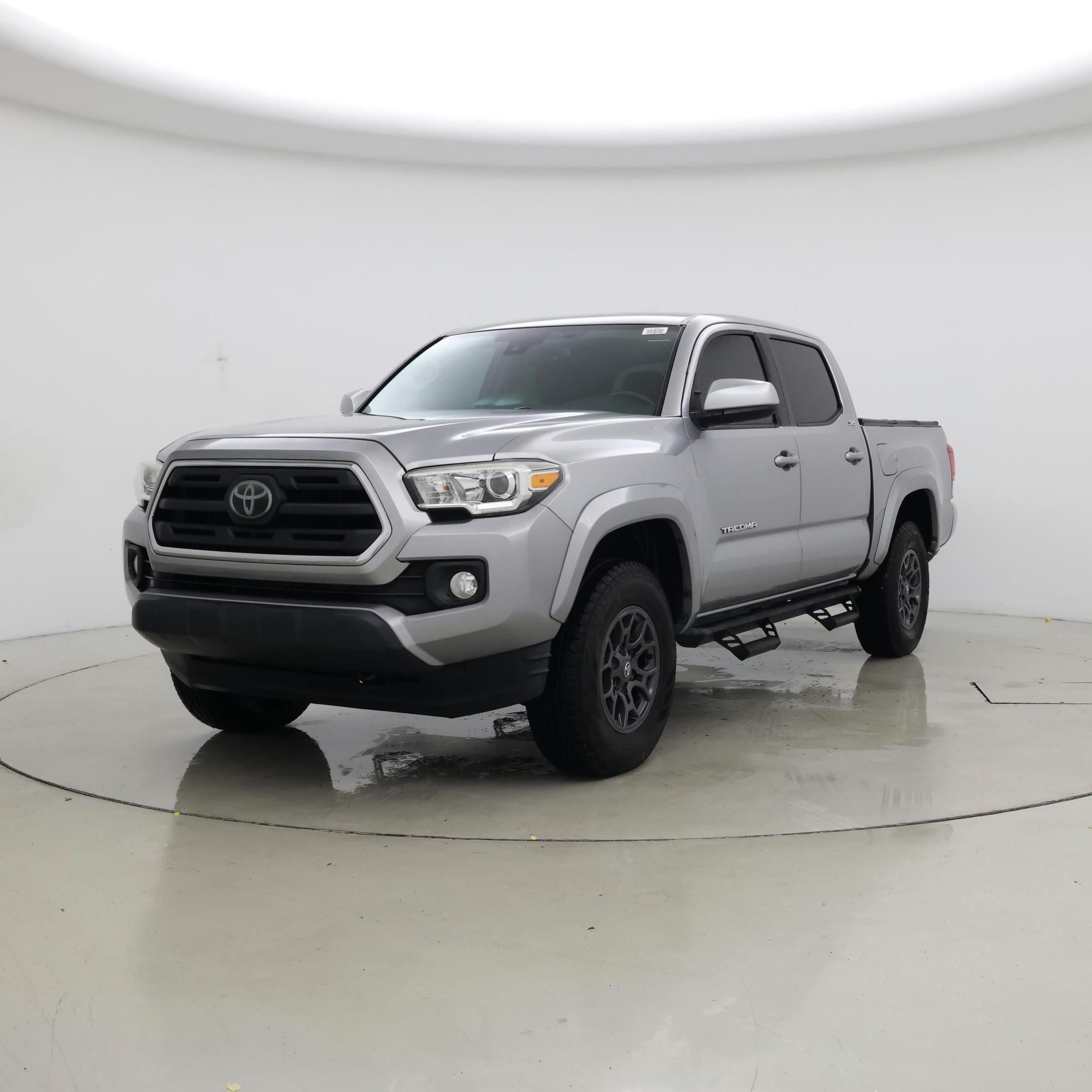 Thumbnail: 2018 Toyota Tacoma - 4