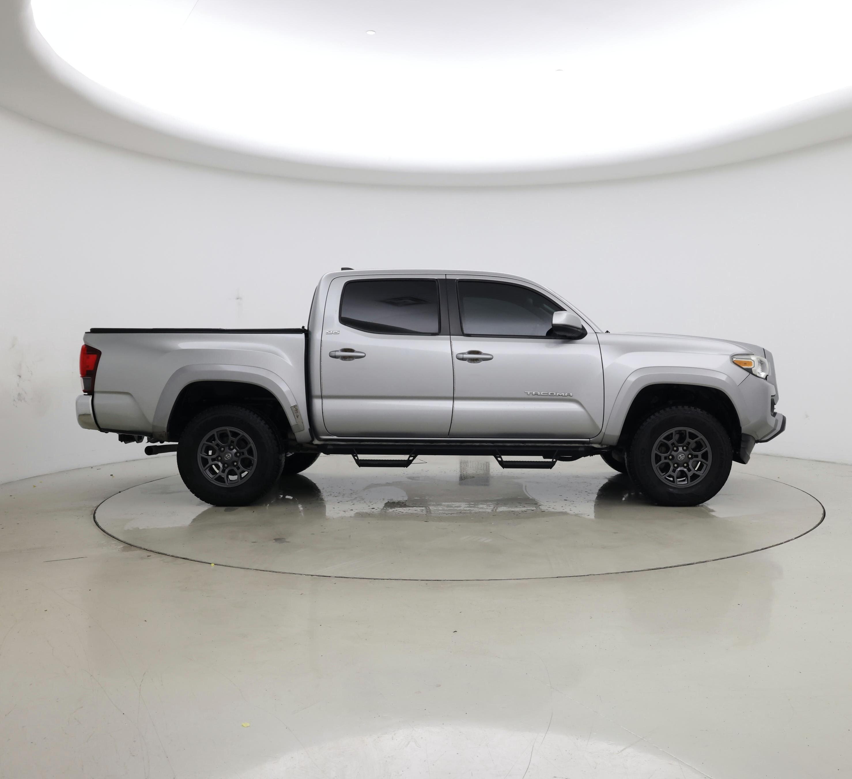 Thumbnail: 2018 Toyota Tacoma - 7