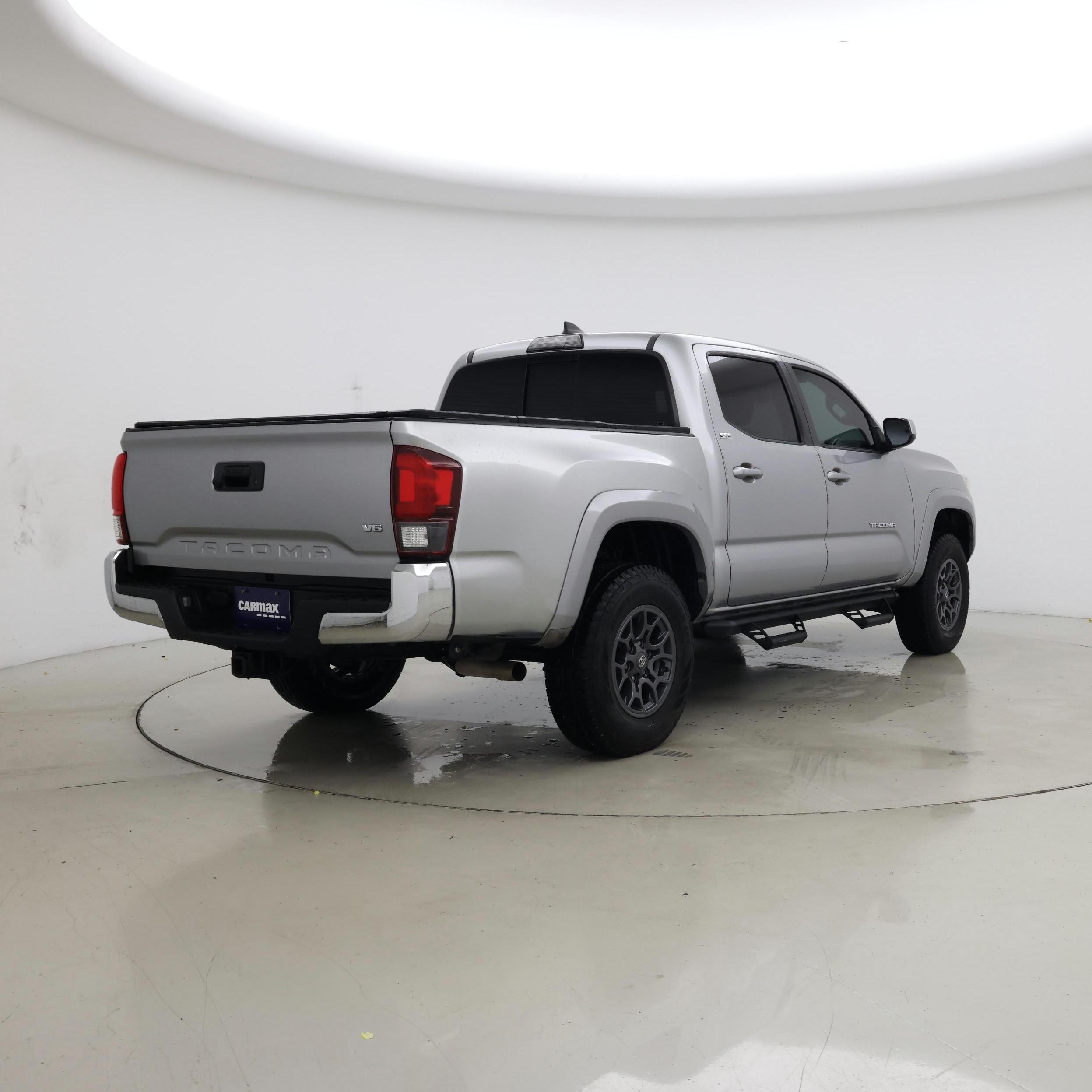Thumbnail: 2018 Toyota Tacoma - 8