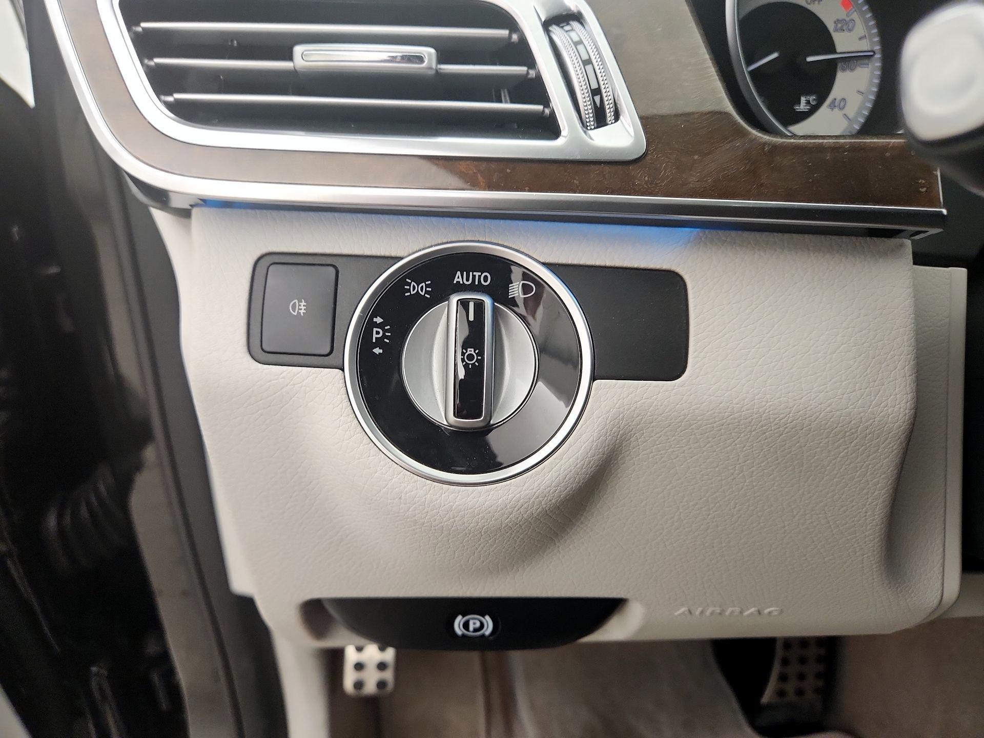 Thumbnail: 2016 Mercedes-Benz E-Class - 13