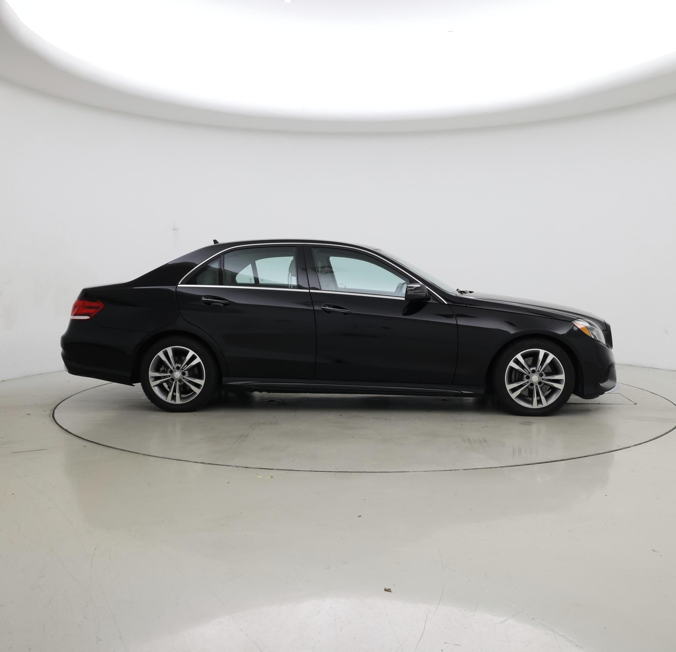 Thumbnail: 2016 Mercedes-Benz E-Class - 7