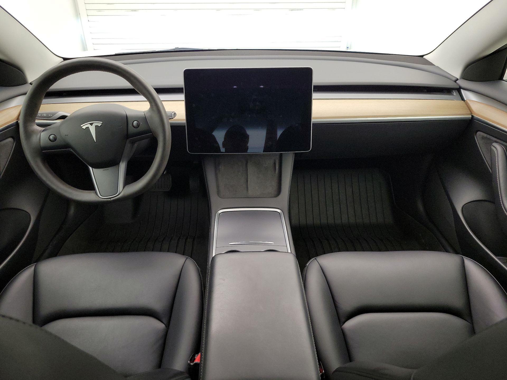 Thumbnail: 2023 Tesla Model 3 - 9