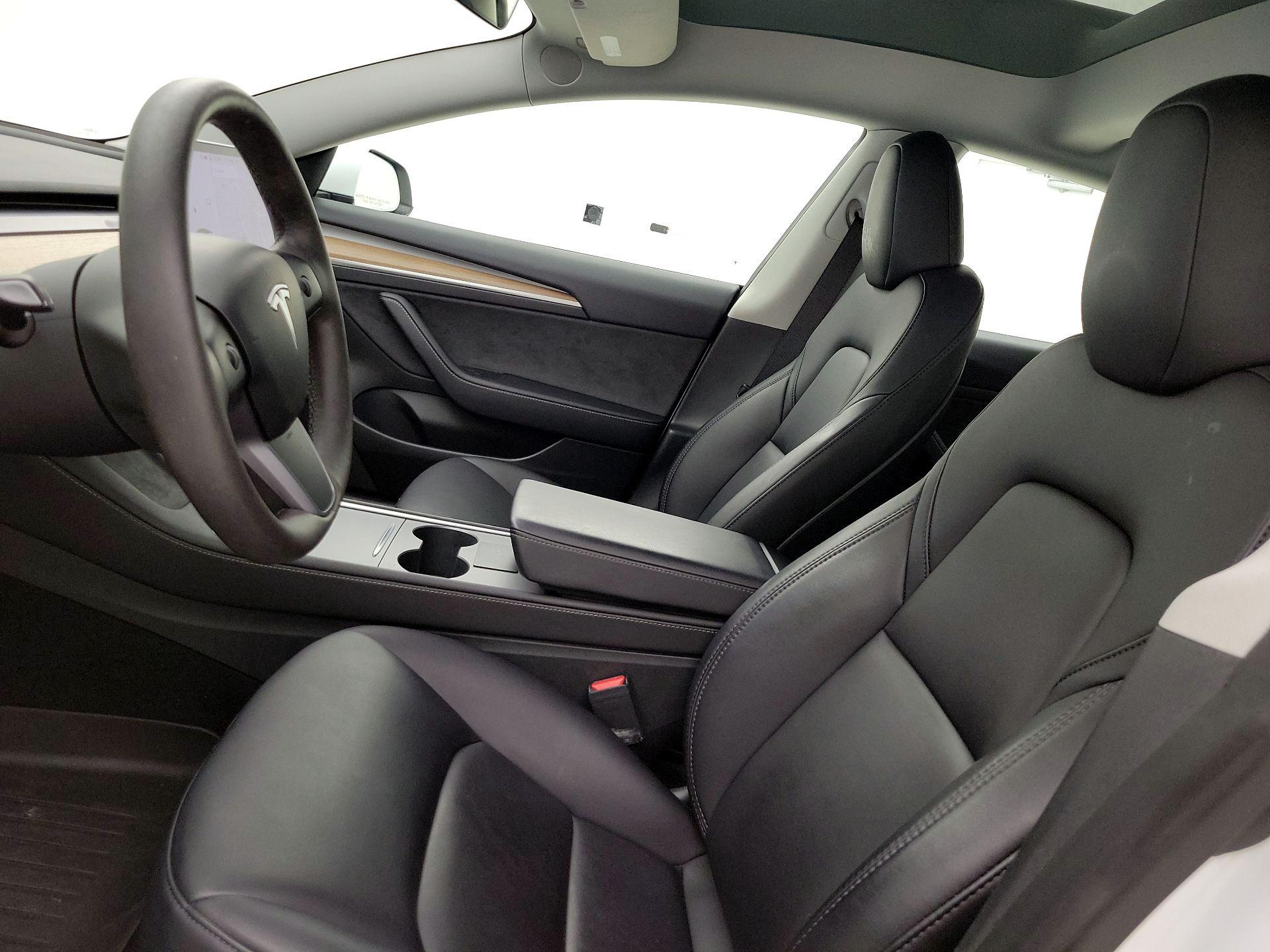 Thumbnail: 2023 Tesla Model 3 - 11