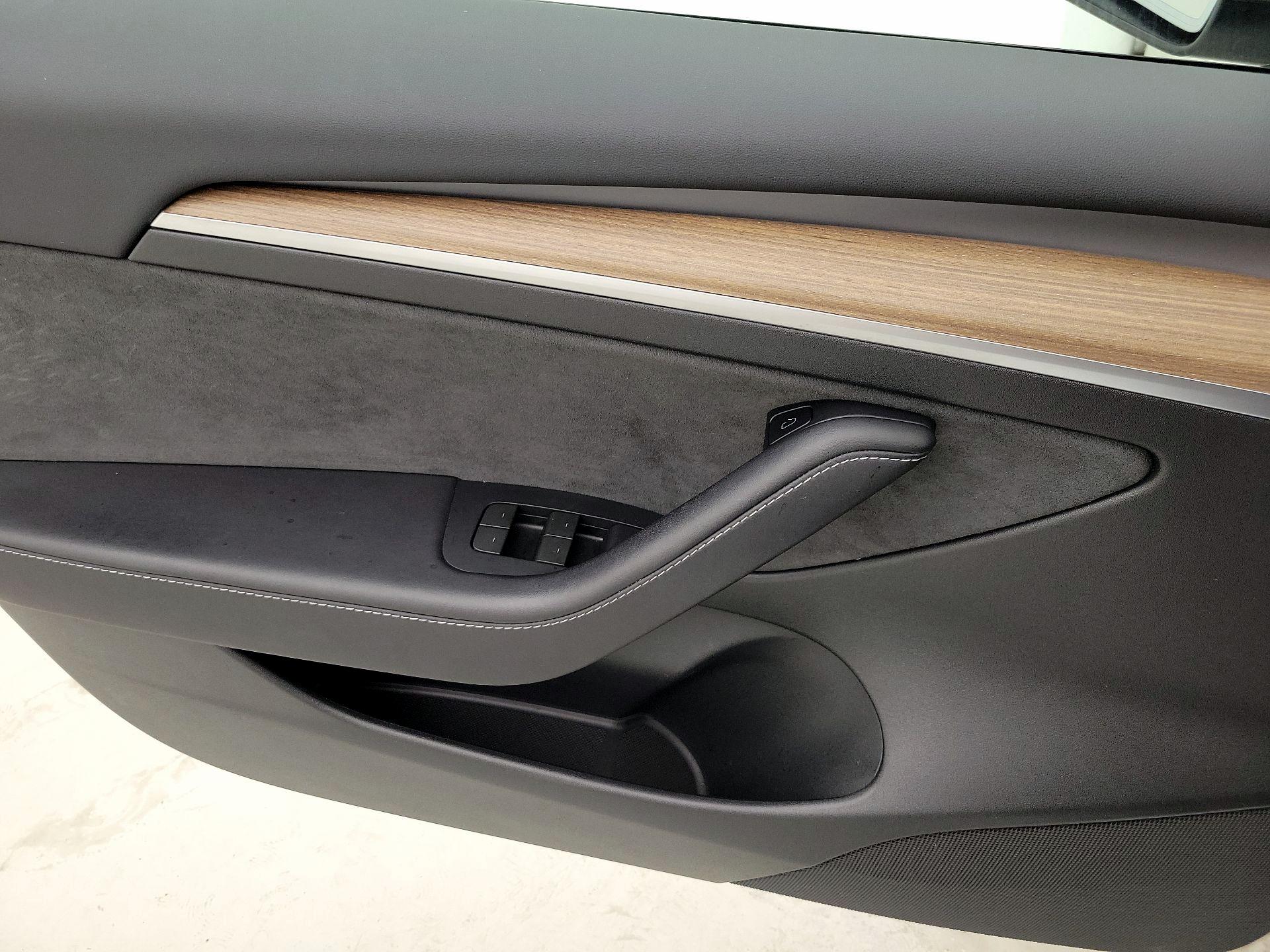Thumbnail: 2023 Tesla Model 3 - 12