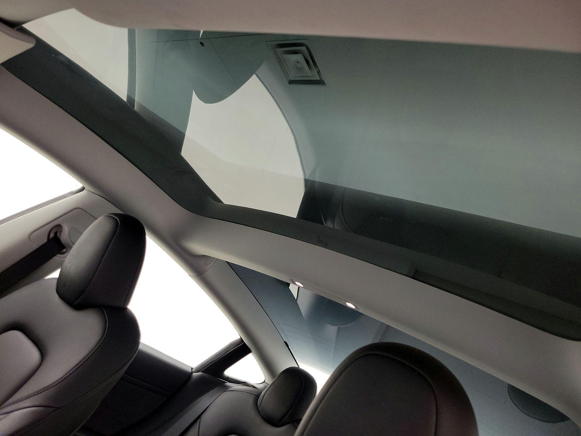 Thumbnail: 2023 Tesla Model 3 - 18