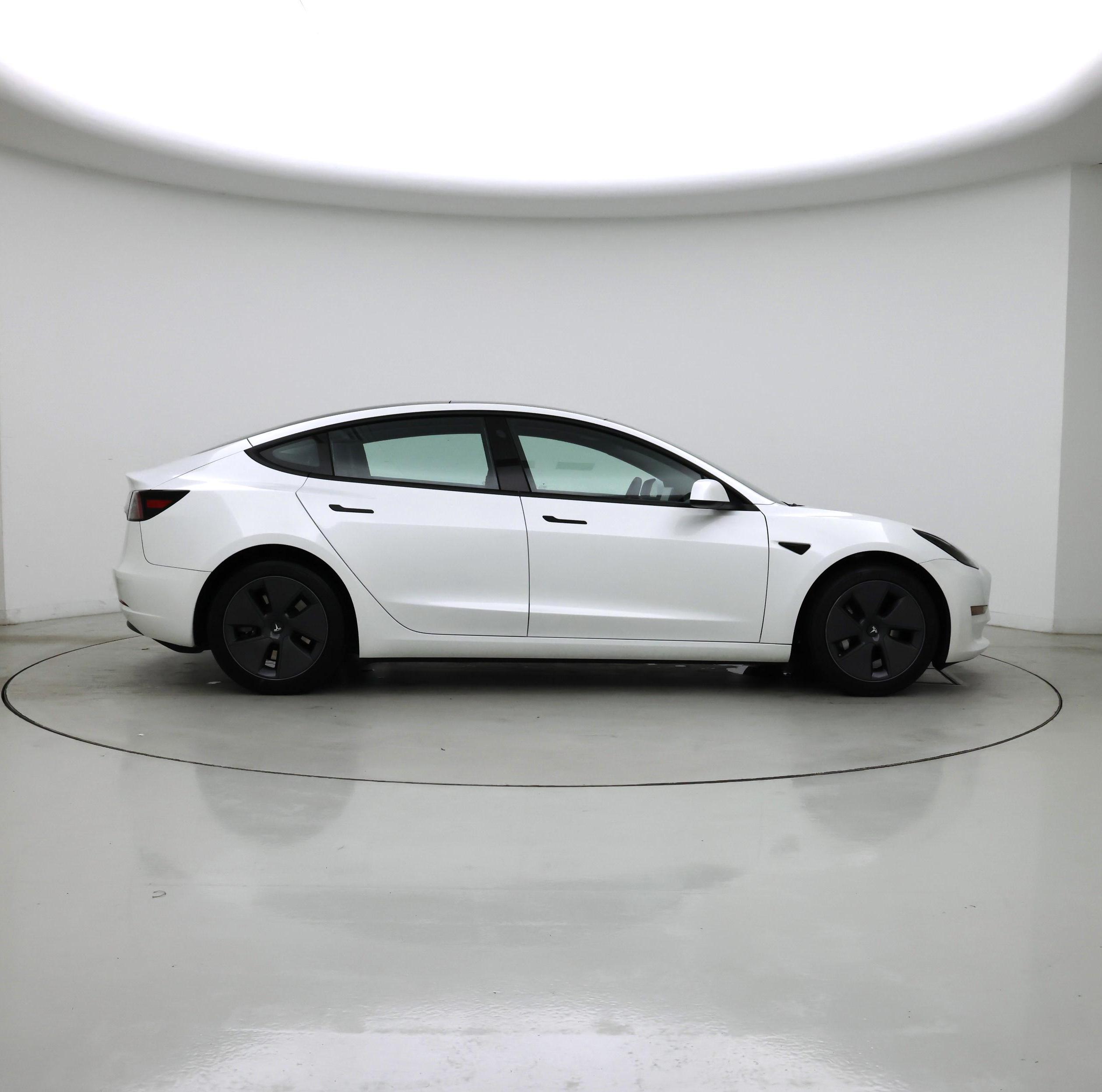 Thumbnail: 2023 Tesla Model 3 - 7