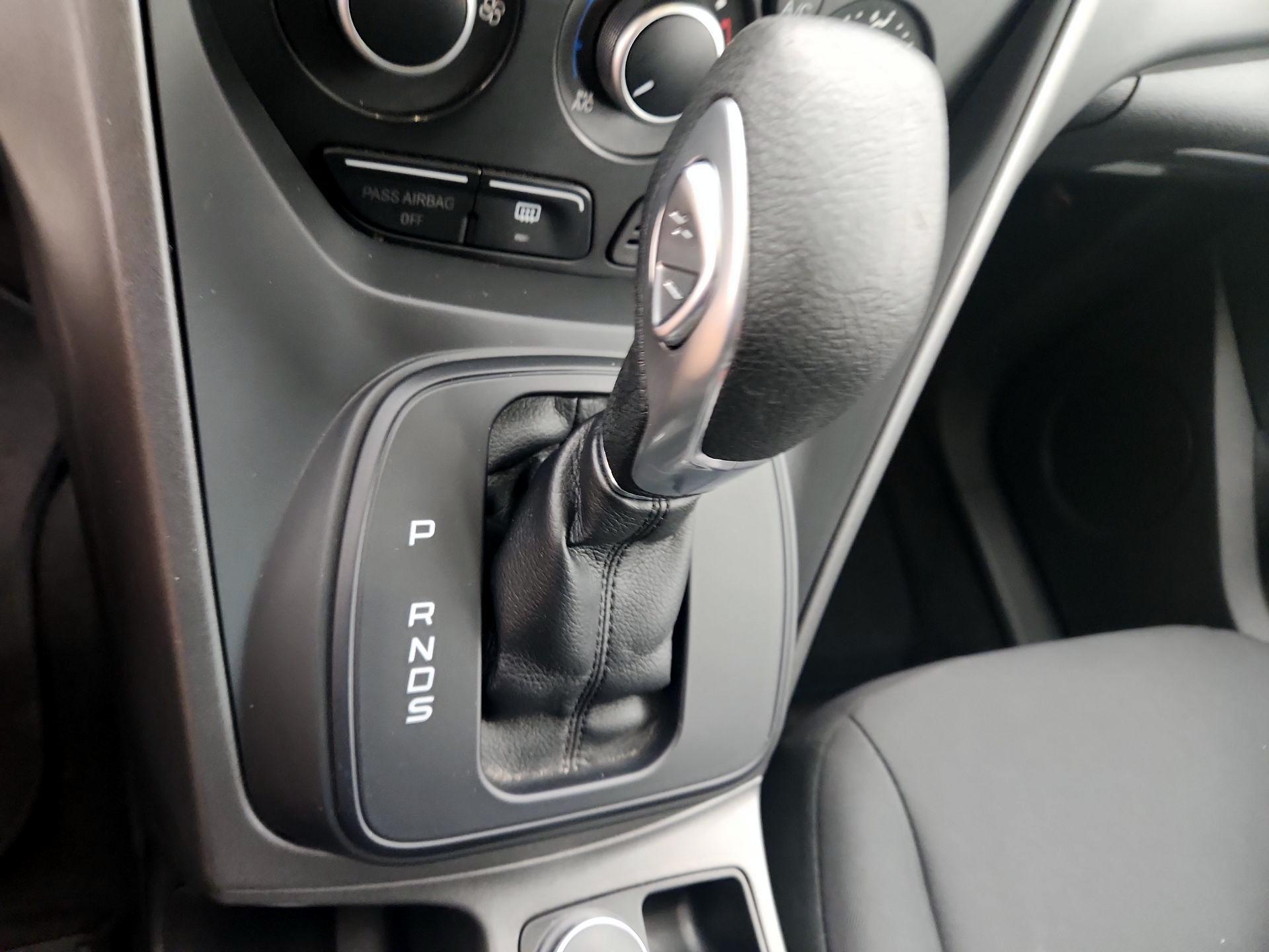 Thumbnail: 2016 Ford Escape - 17