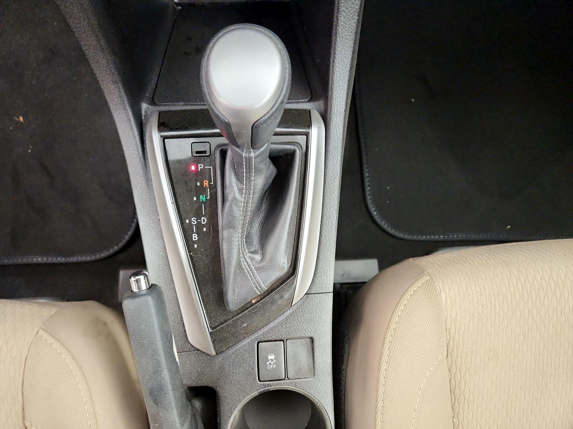 Thumbnail: 2015 Toyota Corolla - 17