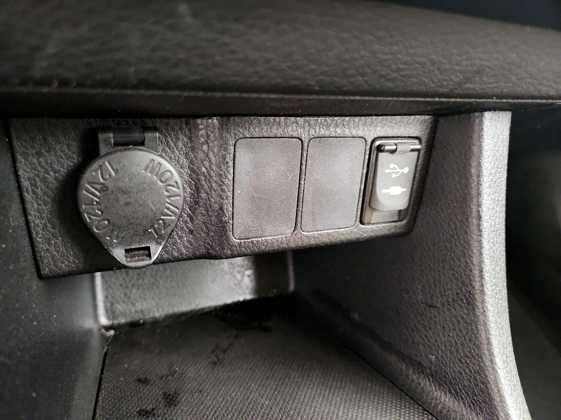 Thumbnail: 2015 Toyota Corolla - 18