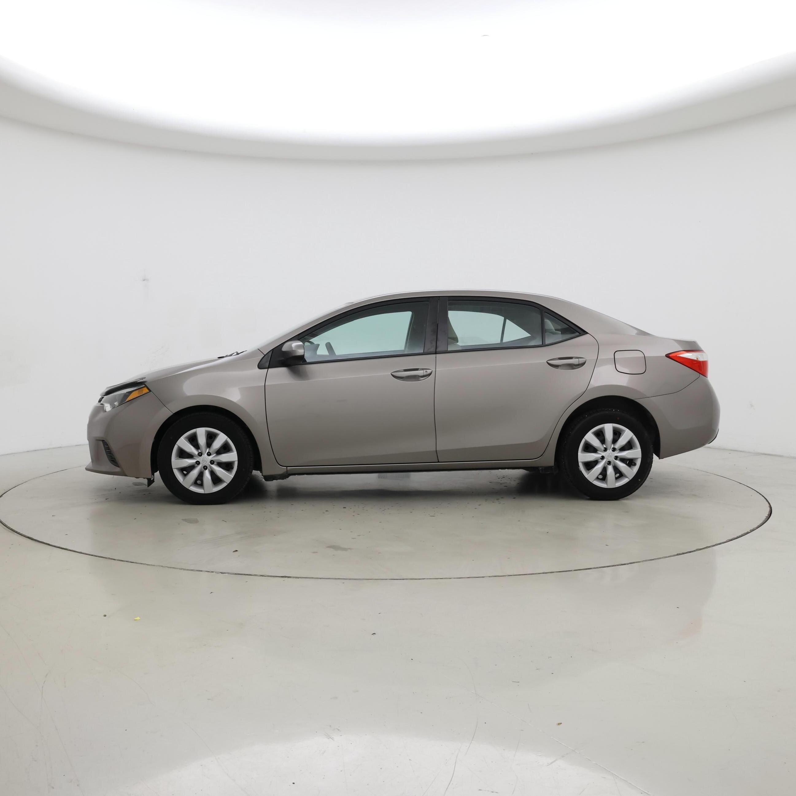 Thumbnail: 2015 Toyota Corolla - 3