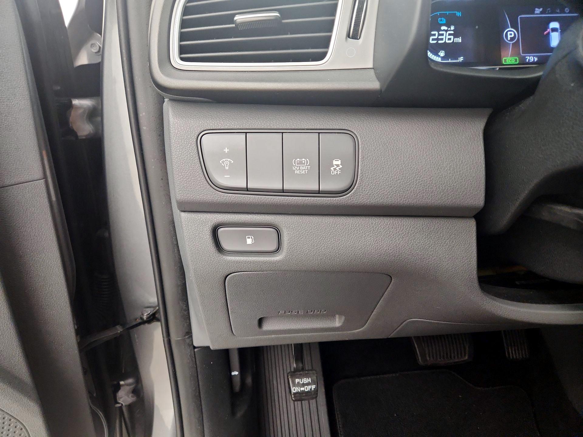 Thumbnail: 2018 Kia Niro - 13