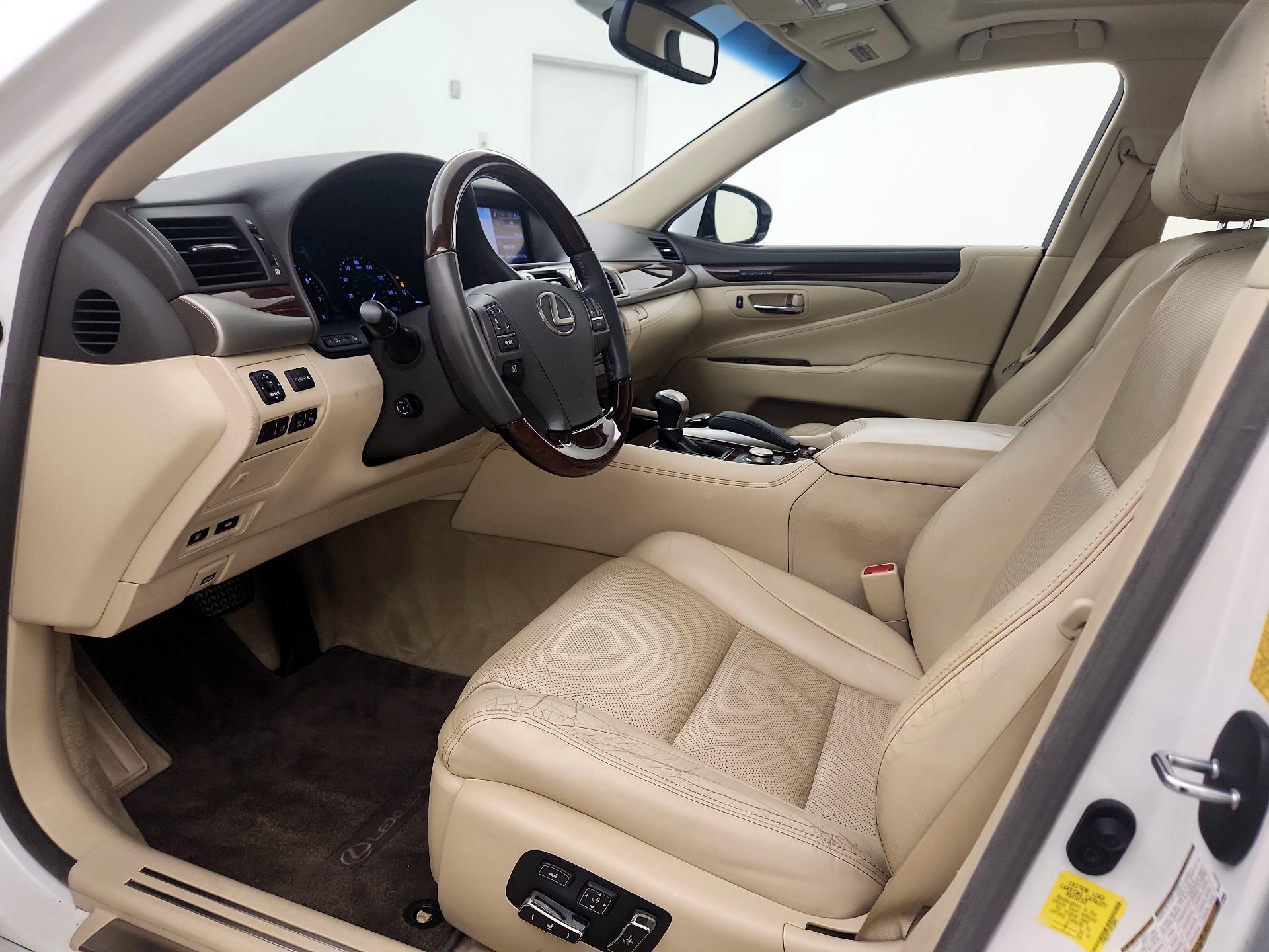 Thumbnail: 2014 Lexus LS - 11