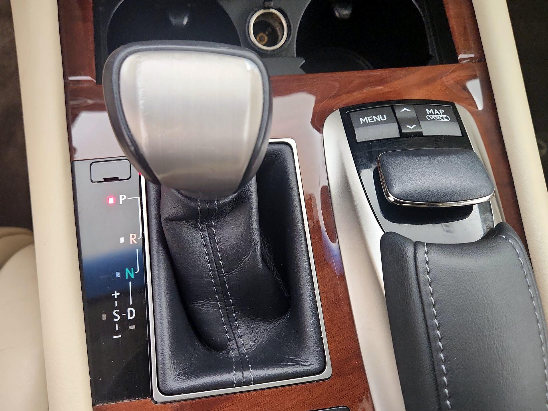Thumbnail: 2014 Lexus LS - 18